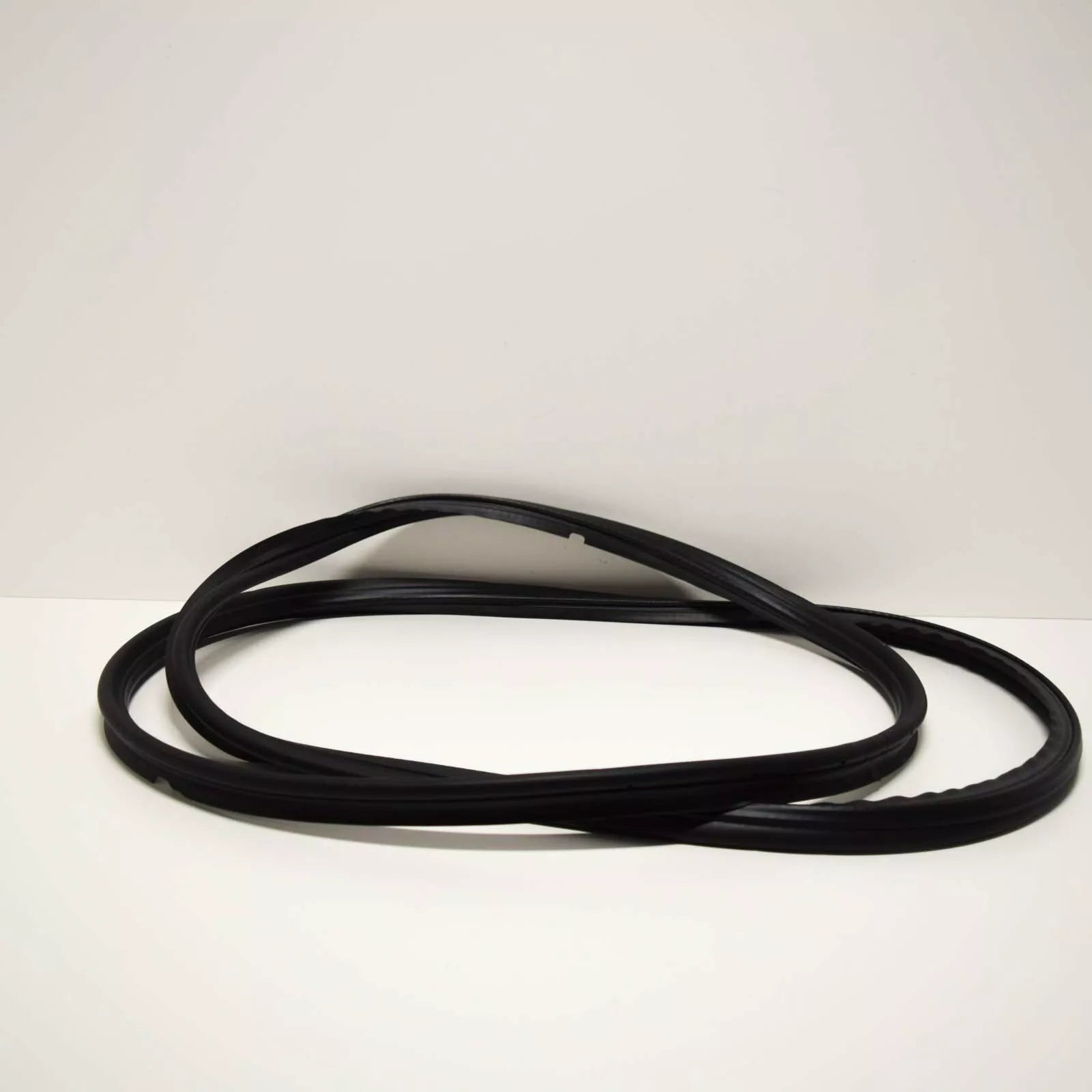 NEW MB SL R129 REAR TRUNK BOOT LID WEATHERSTRIP SEAL A1297580098