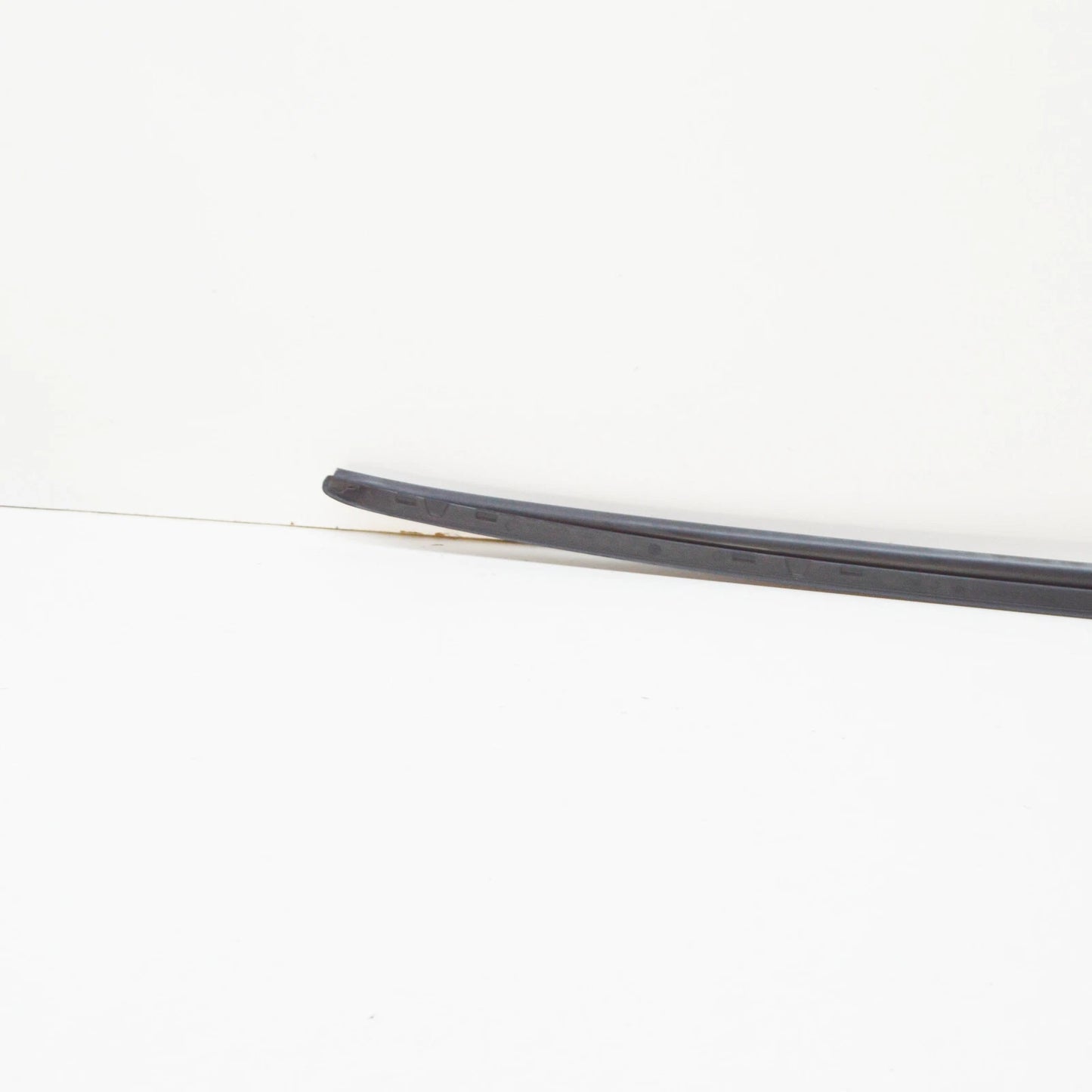 NEW AUDI Q5 8R FRONT WINDSHIELD LEFT WATER DEFLECTOR 8R0854327A01C ORIGINAL