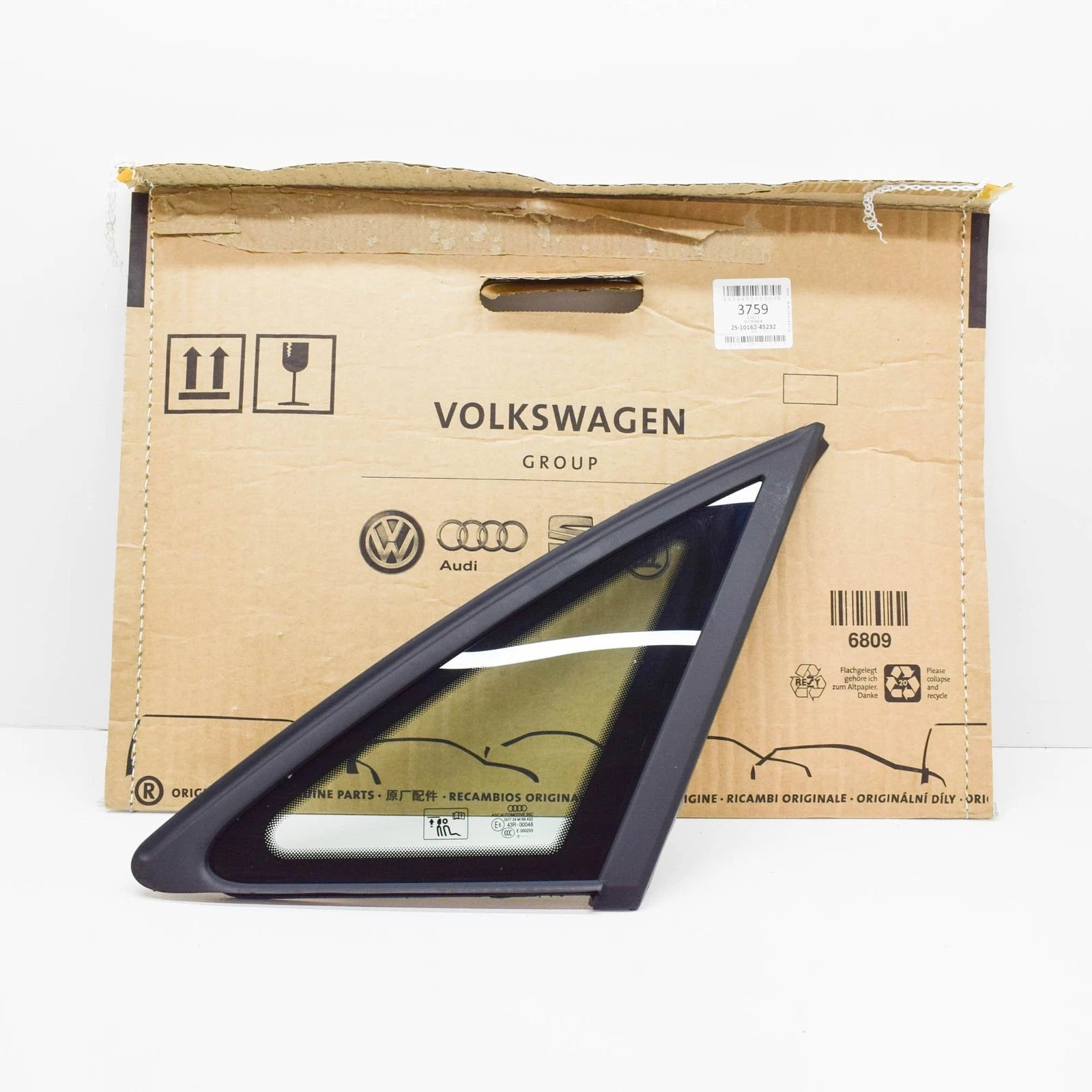 NEW AUDI A4 B8 REAR RIGHT DOOR QUARTER WINDOW 8K5845300GNVB ORIGINAL