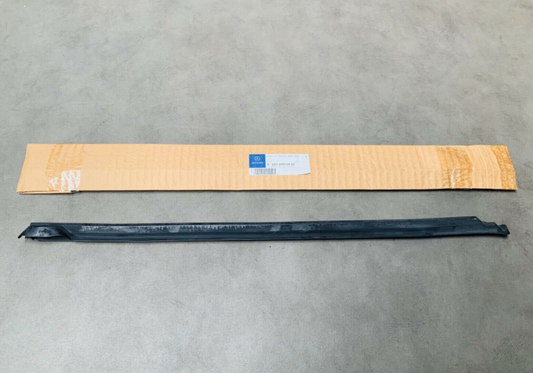 new mercedes-benz s w221 rear door bottom right ledge a2216900462 original