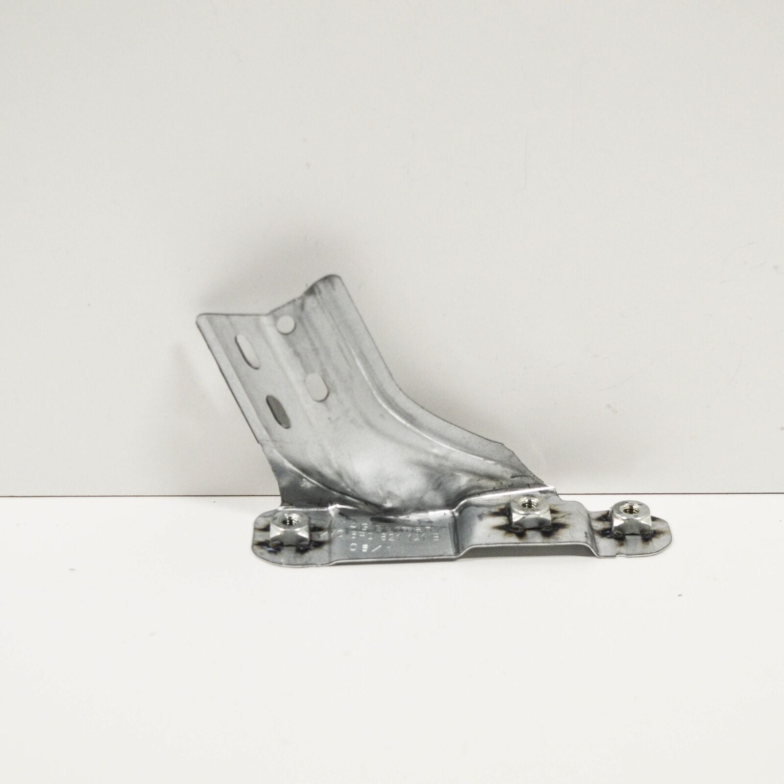 NEW VOLKSWAGEN POLO 6R FRONT LEFT FENDER WING BRACKET 6R0821141B ORIGINAL