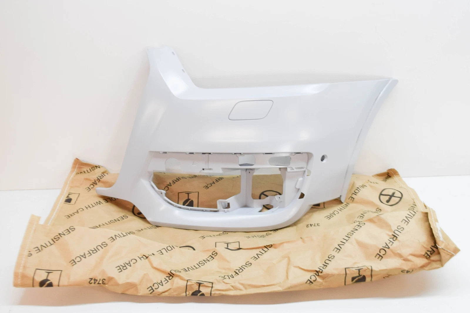 NEW AUDI Q3 8U FRONT BUMPER LEFT SIDE COVER 8U0807065AGRU ORIGINAL