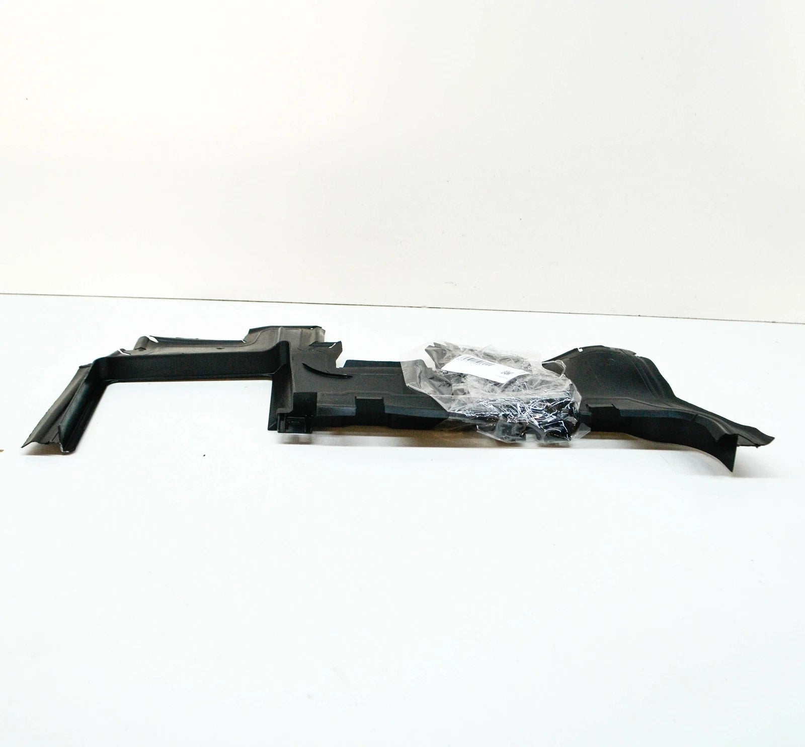 NEW AUDI A6 C7 RADIATOR RIGHT AIR GUIDE 4G0121284AT