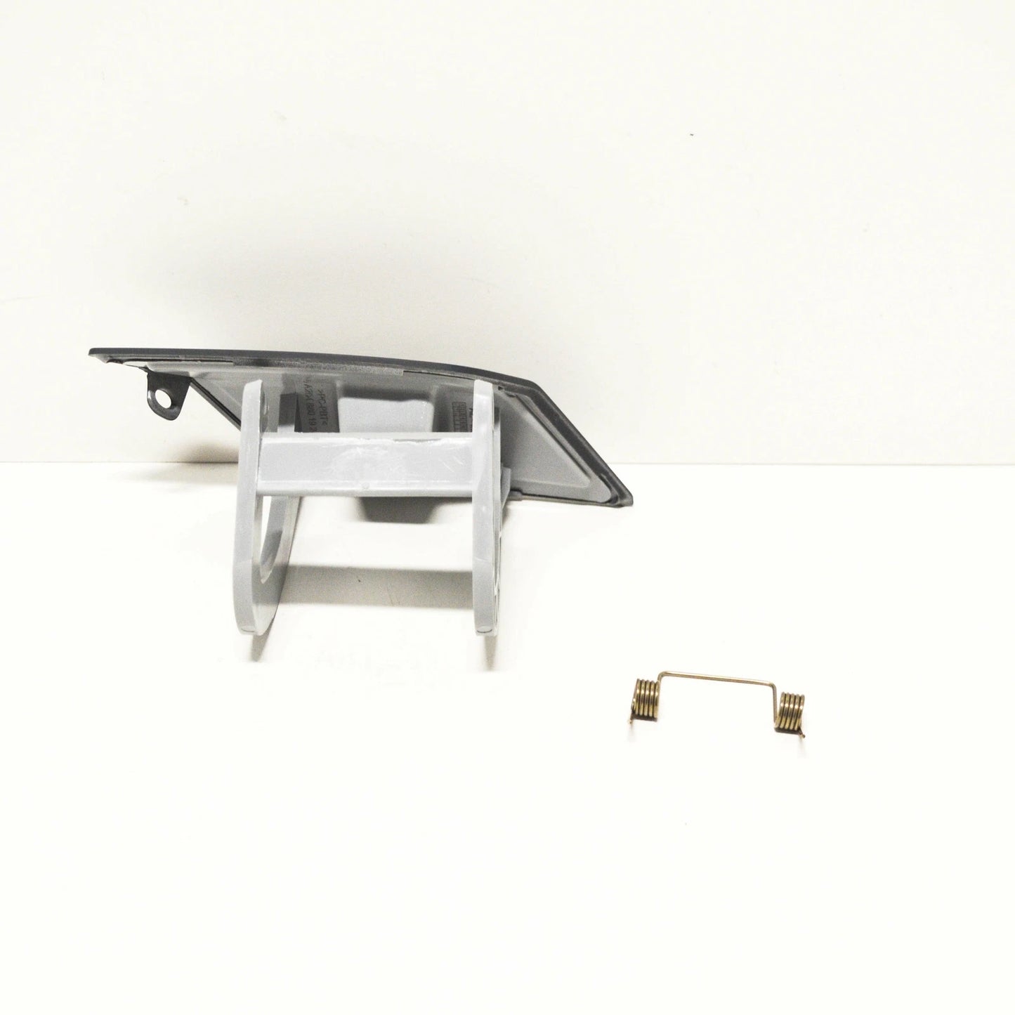 NEW MB C W204 AMG FRONT BUMPER LEFT HEADLIGHT WASHER CAP A20488019249999