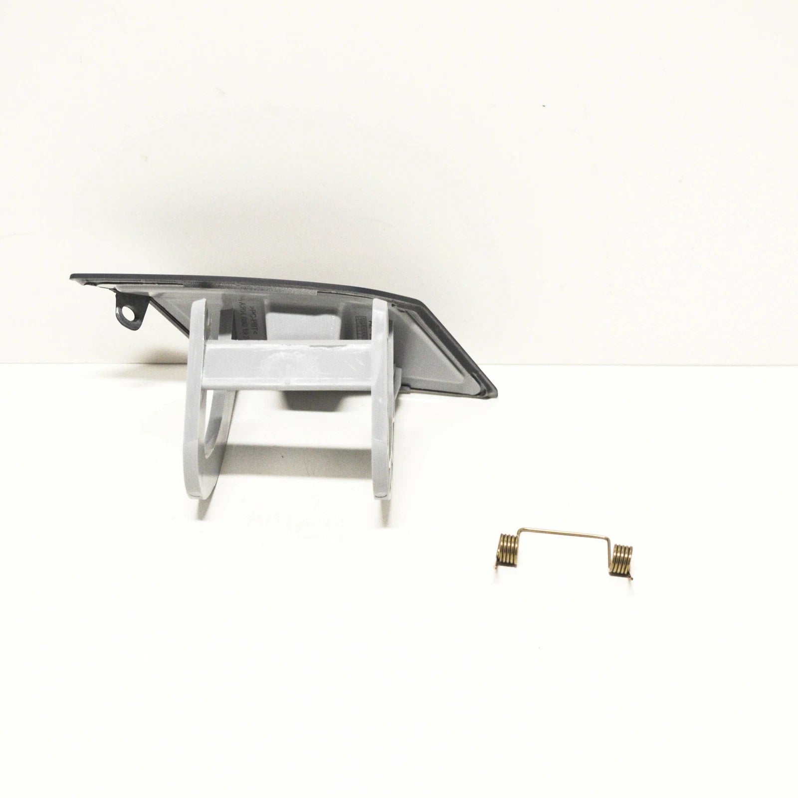 NEW MB C W204 AMG FRONT BUMPER LEFT HEADLIGHT WASHER CAP A20488019249999