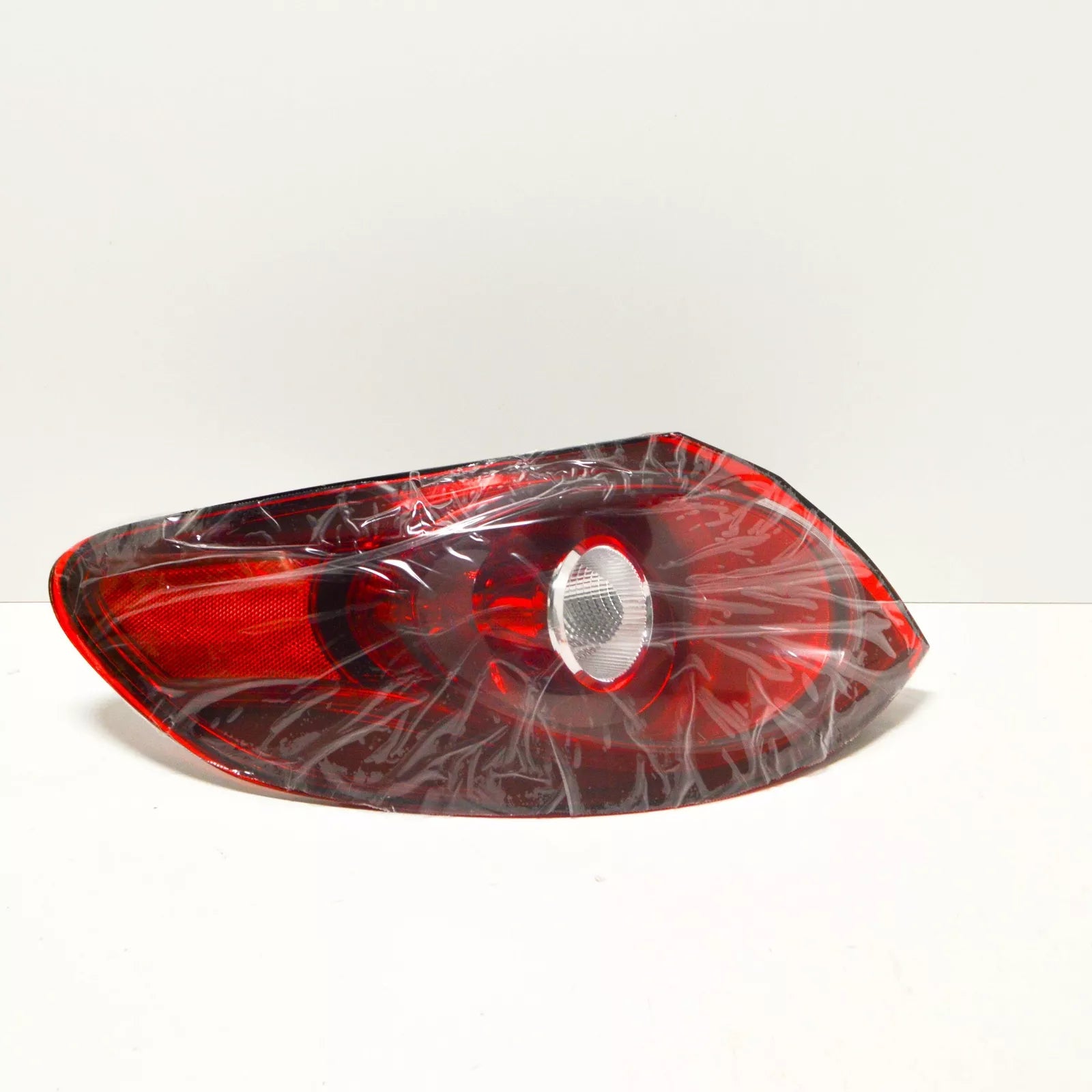 NEW VOLKSWAGEN PASSAT CC REAR LEFT OUTER TAILLIGHT LAMP 3C8945207S ORIGINAL