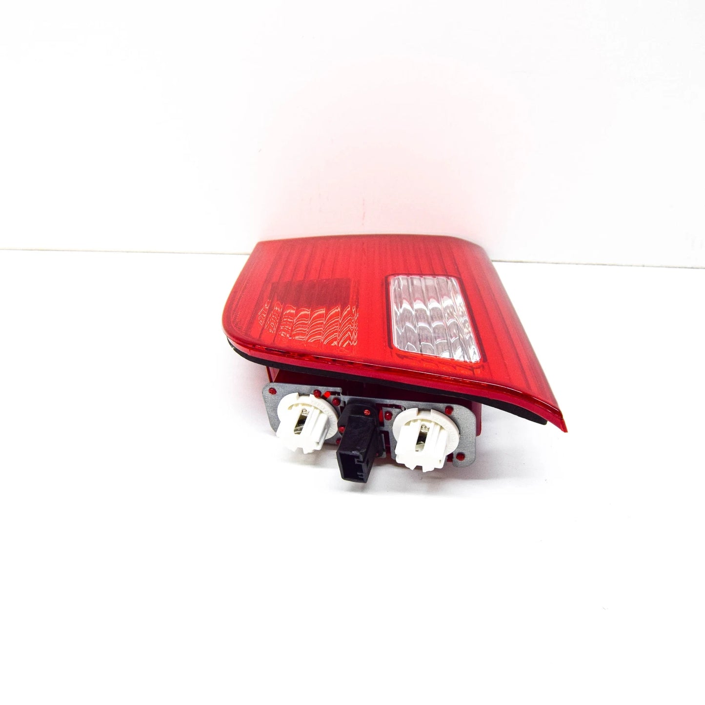 NEW BMW E53 SUV REAR LIGHT IN TRUNK LID LEFT 7164485 63217164485 ORIGINAL