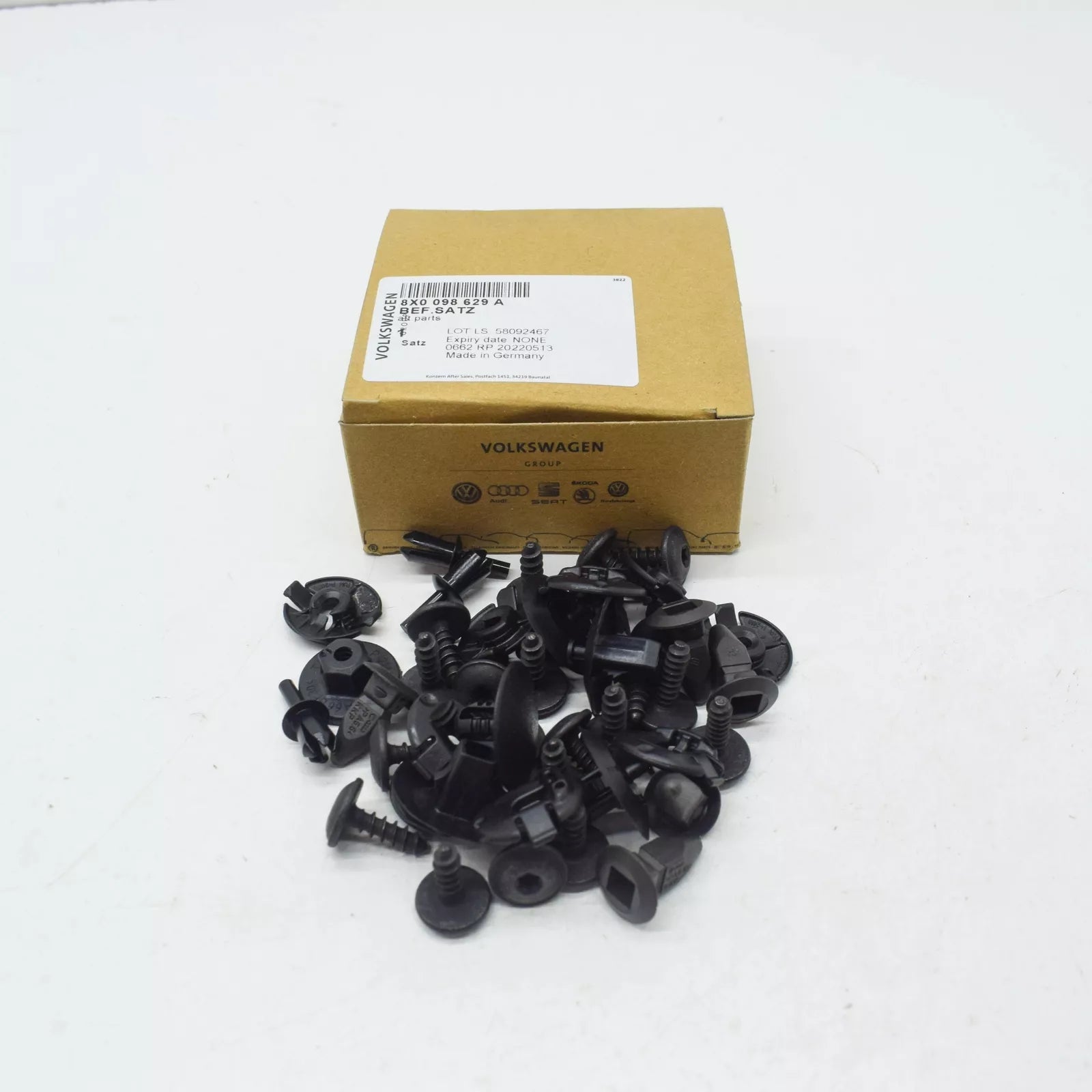 NEW AUDI A1 MK1 WHEEL HOUSING LINER ATTACHEMENT SET 8X0098629A ORIGINAL