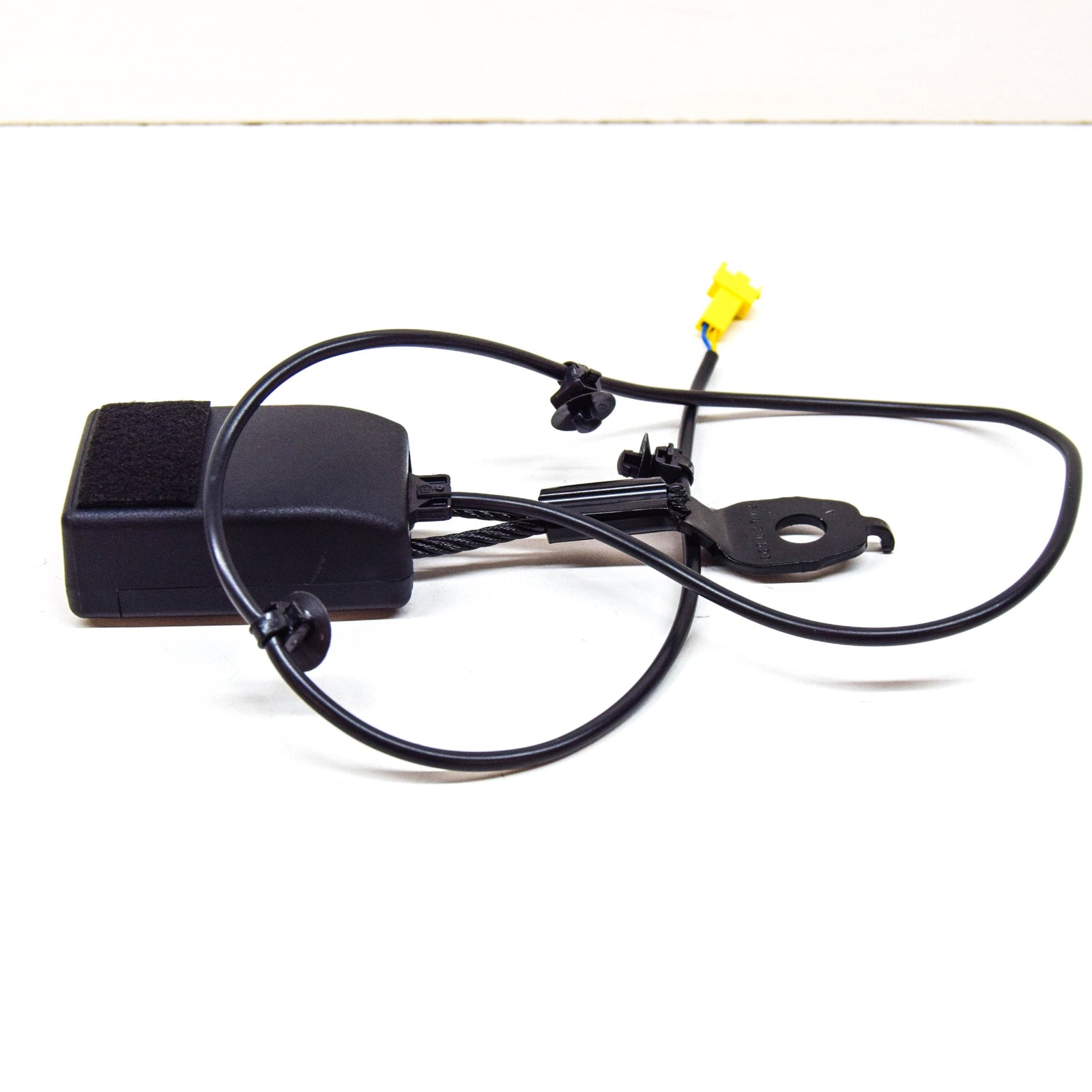 NEW MERCEDES-BENZ CLA C117 FRONT LEFT SEAT BELT LOCK A24686009009051 ORIGINAL