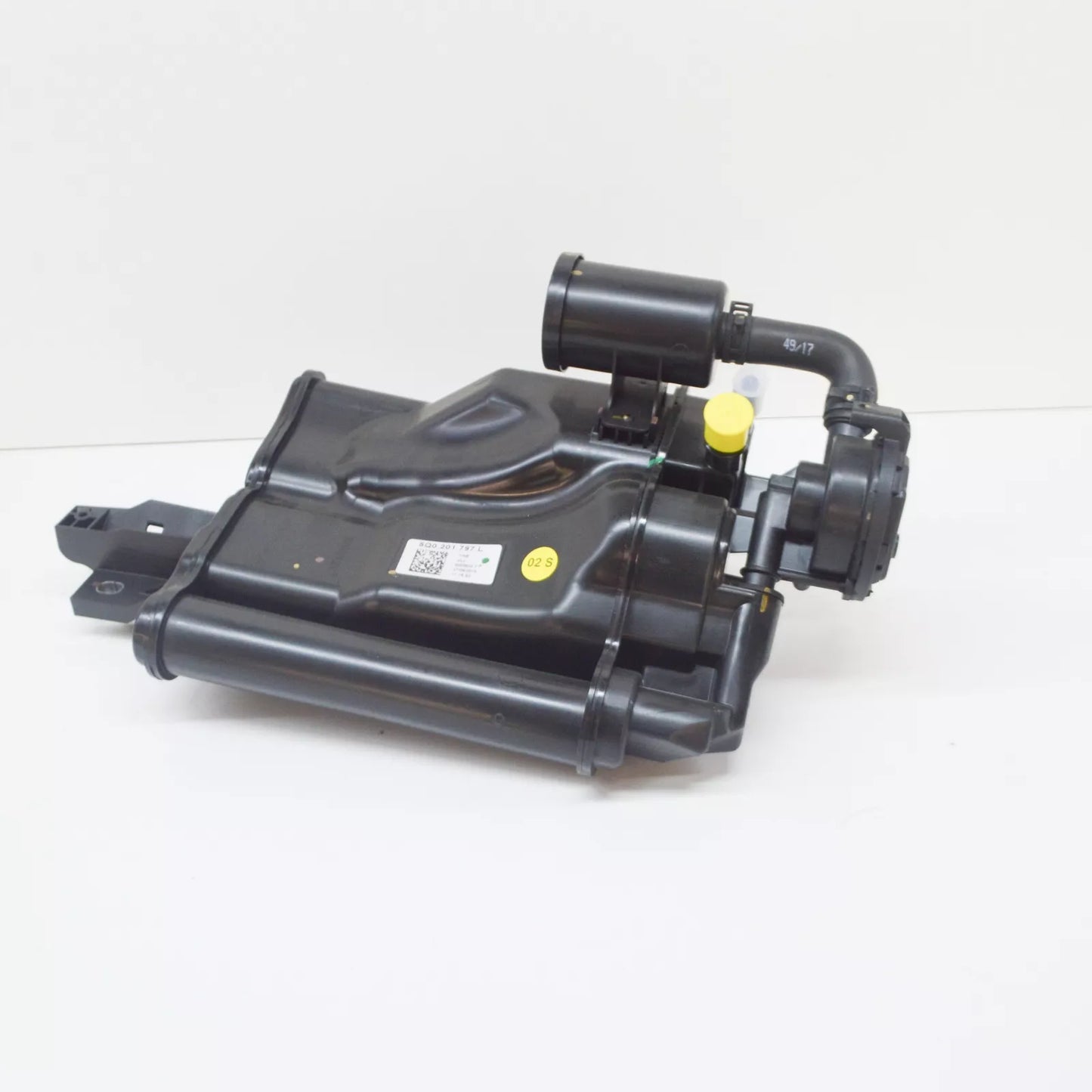 NEW AUDI A3 8V ACTIVATED CHARCOAL CONTAINER 5Q0201797L ORIGINAL