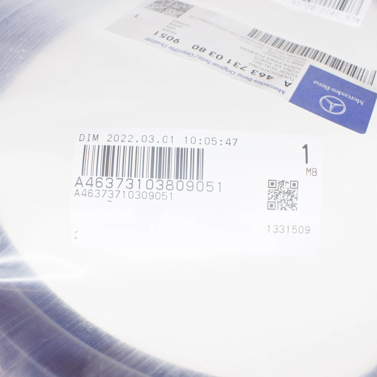 NEW MERCEDES-BENZ G W463 REAR DOOR SEAL A46373103809051 ORIGINAL