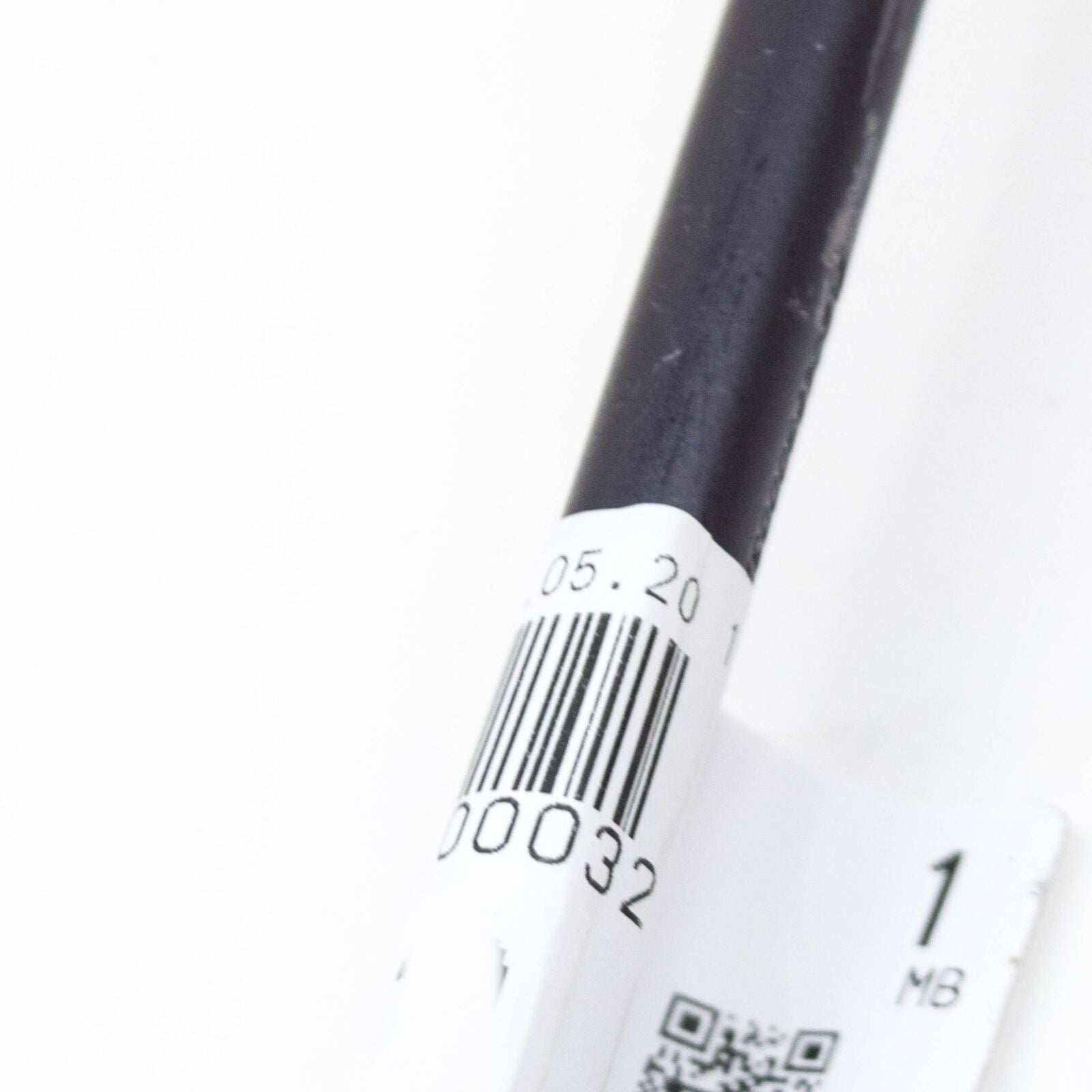 NEW MERCEDES-BENZ GLK-CLASS X204 FRONT CENTER SUPPORT CLAMP A2048900032 ORIGINAL