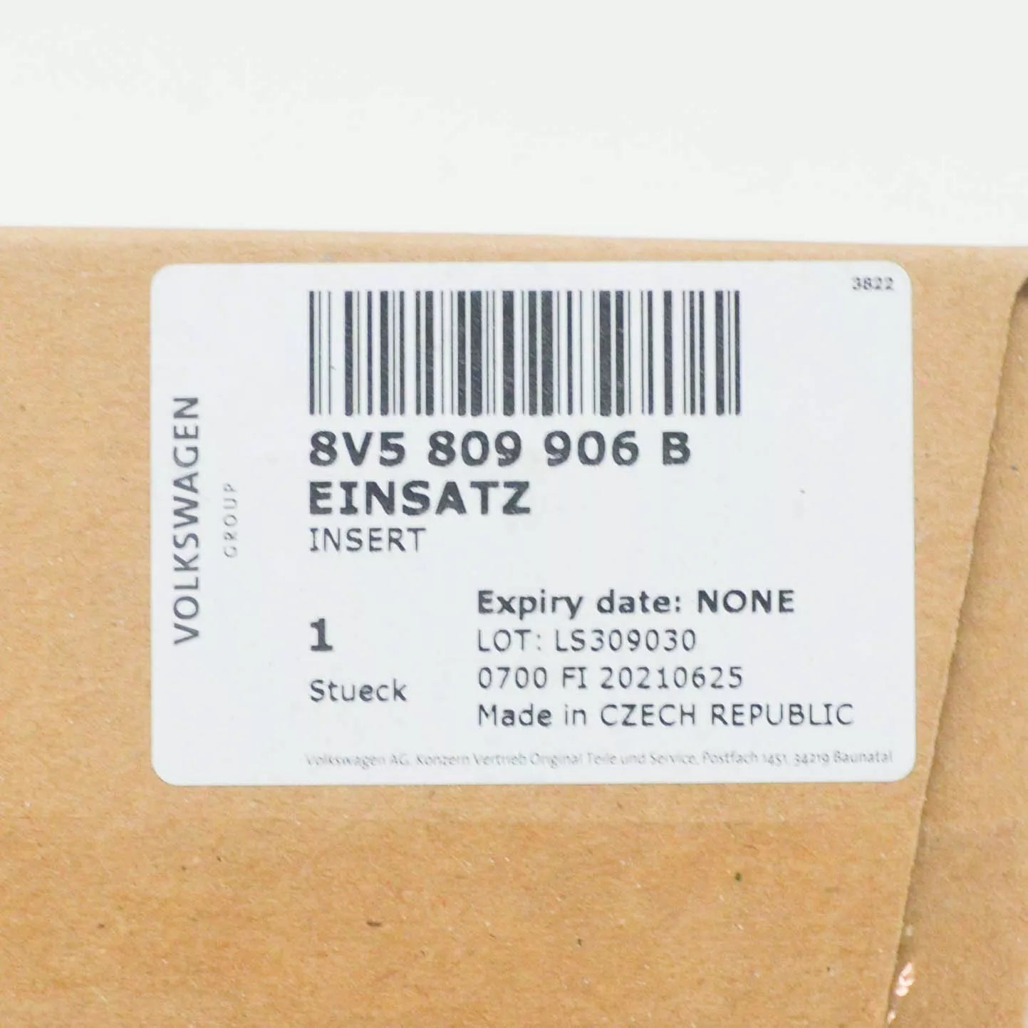 NEW AUDI A3 8V FUEL TANK FILLER FLAP INSERT 8V5809906B