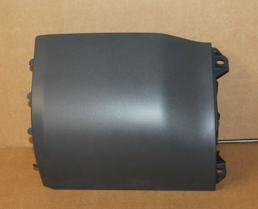 new vw transporter t5 rear right taillight lower trim 7h0807322d7g9 original
