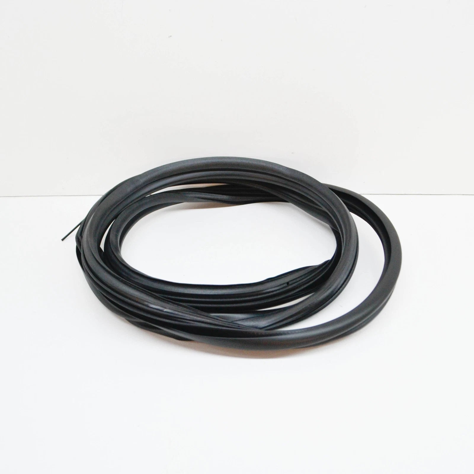 NEW MERCEDES-BENZ VITO W639 REAR VENTILATOR WINDOWS SEAL A6396712720 ORIGINAL