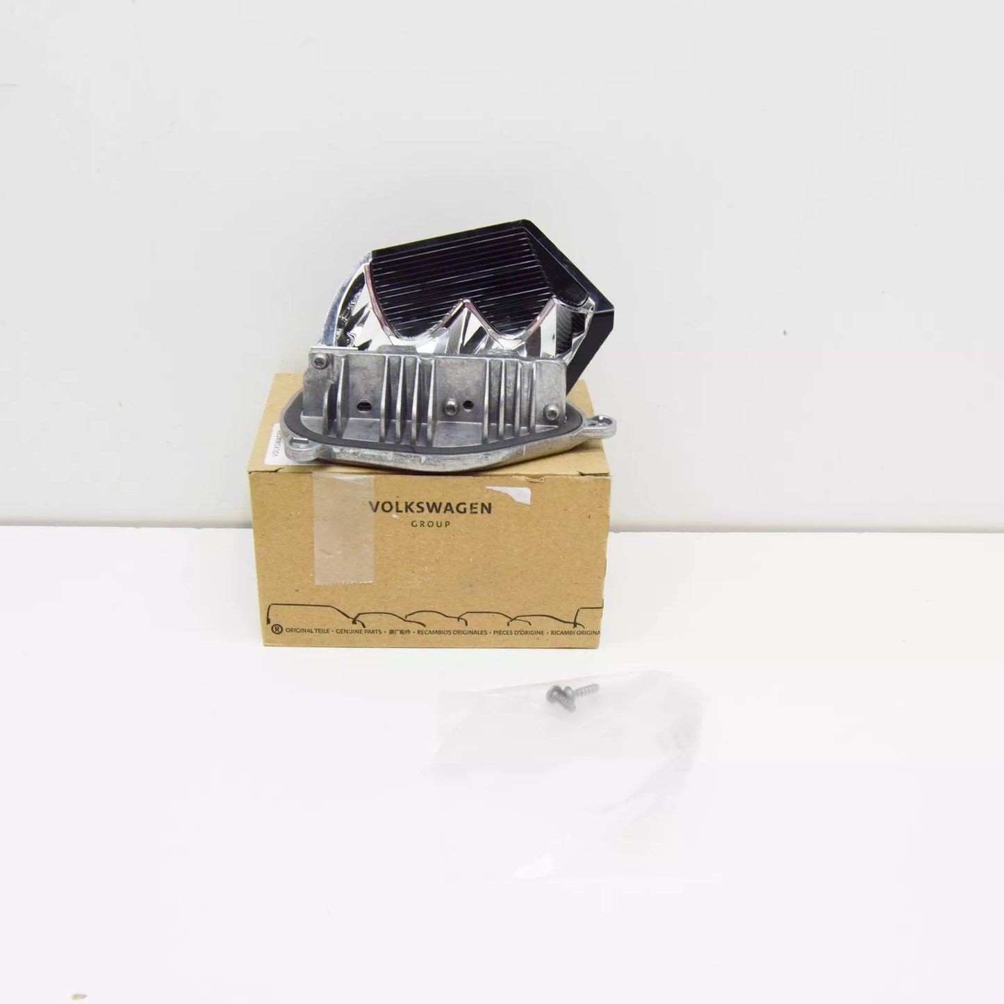 NEW VW PASSAT B8 3G FRONT LEFT HEADLIGHT LED LIGHT MODULE 3G0998477 ORIGINAL