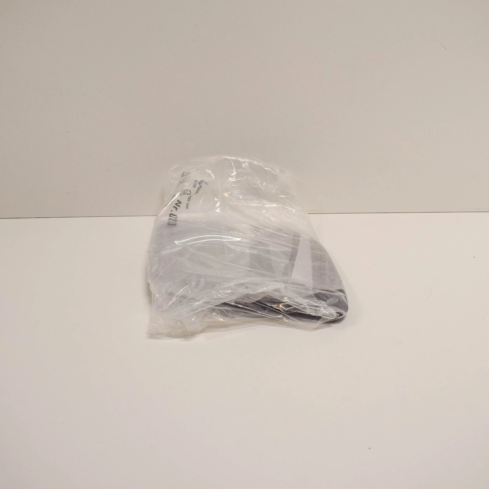 NEW BMW I3 L01 FRONT PRIMED CHARGING SOCKET PLUG COVER 51177376189 ORIGINAL