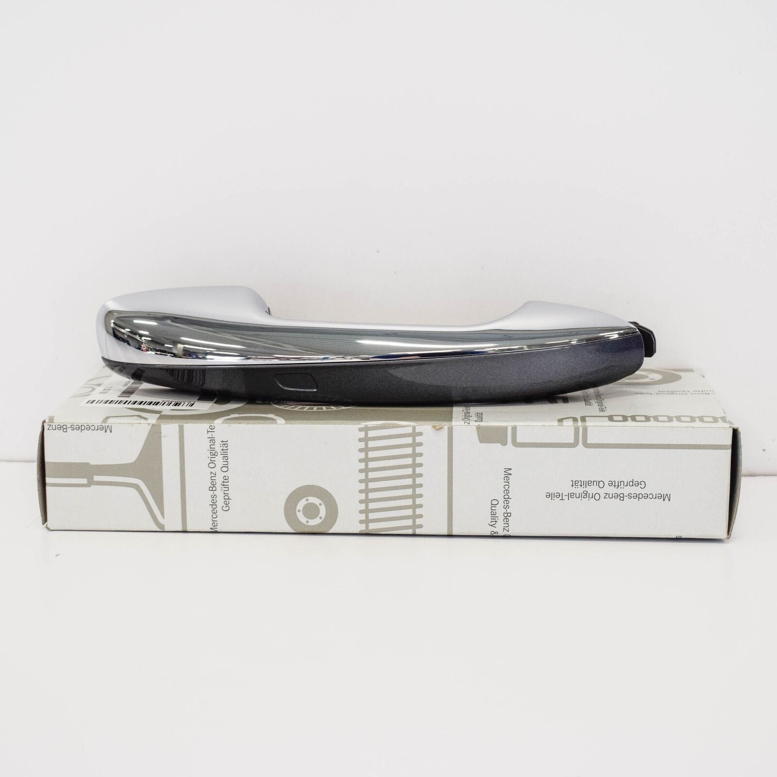 NEW MB C-CLASS W205 FRONT RIGHT EXTERIOR DOOR HANDLE A09976056017992 ORIGINAL