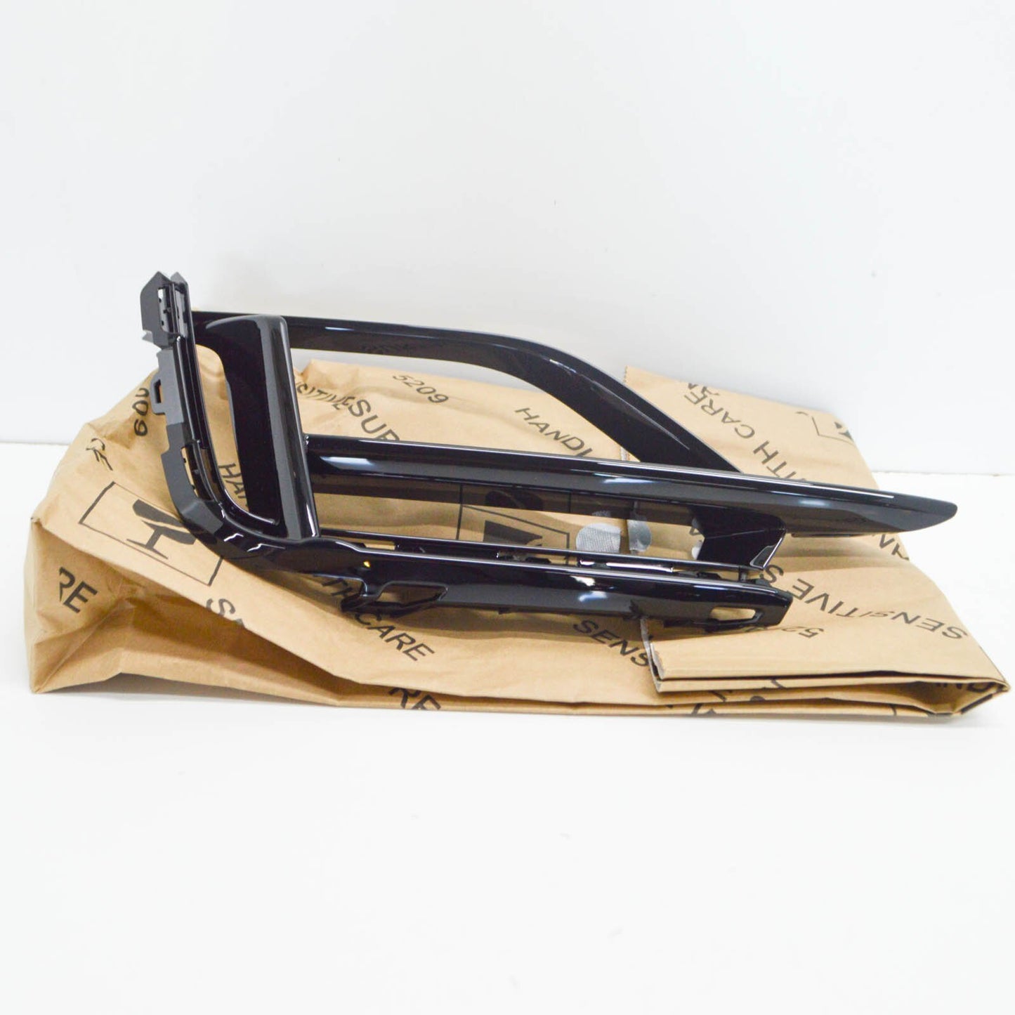 NEW VOLKSWAGEN GOLF MK7 FRONT LEFT OUTER GRILLE 5G0853665R041 ORIGINAL