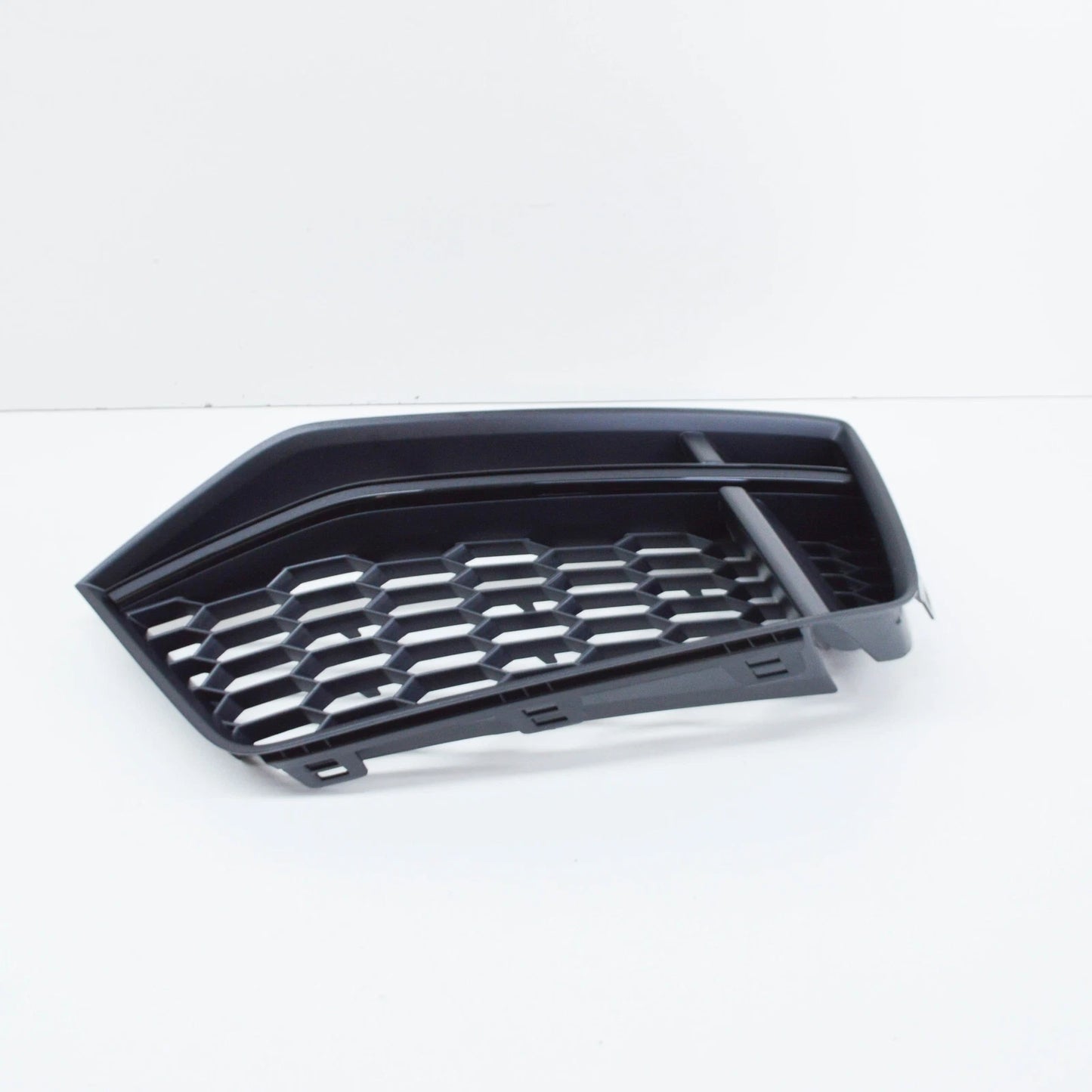 NEW AUDI TT FV 8S FRONT RIGHT AIR GUIDE GRILLE 8S0807682BT94 ORIGINAL