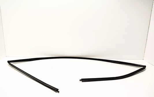 NEW BMW Z4 E85 FRONT WINDSCREEN SEAL RUBBER TRIM 51317017021