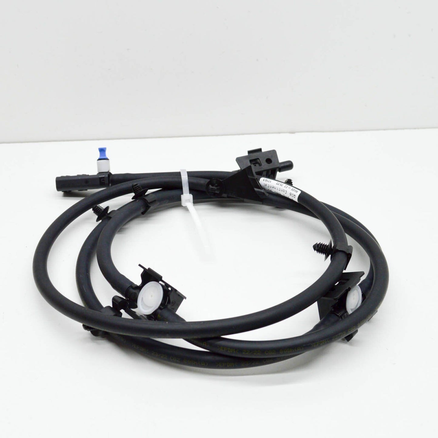 NEW MB E W213 WINDSHIELD WASHER HOSE LINE WITH NOZZLE A2138609000 ORIGINAL