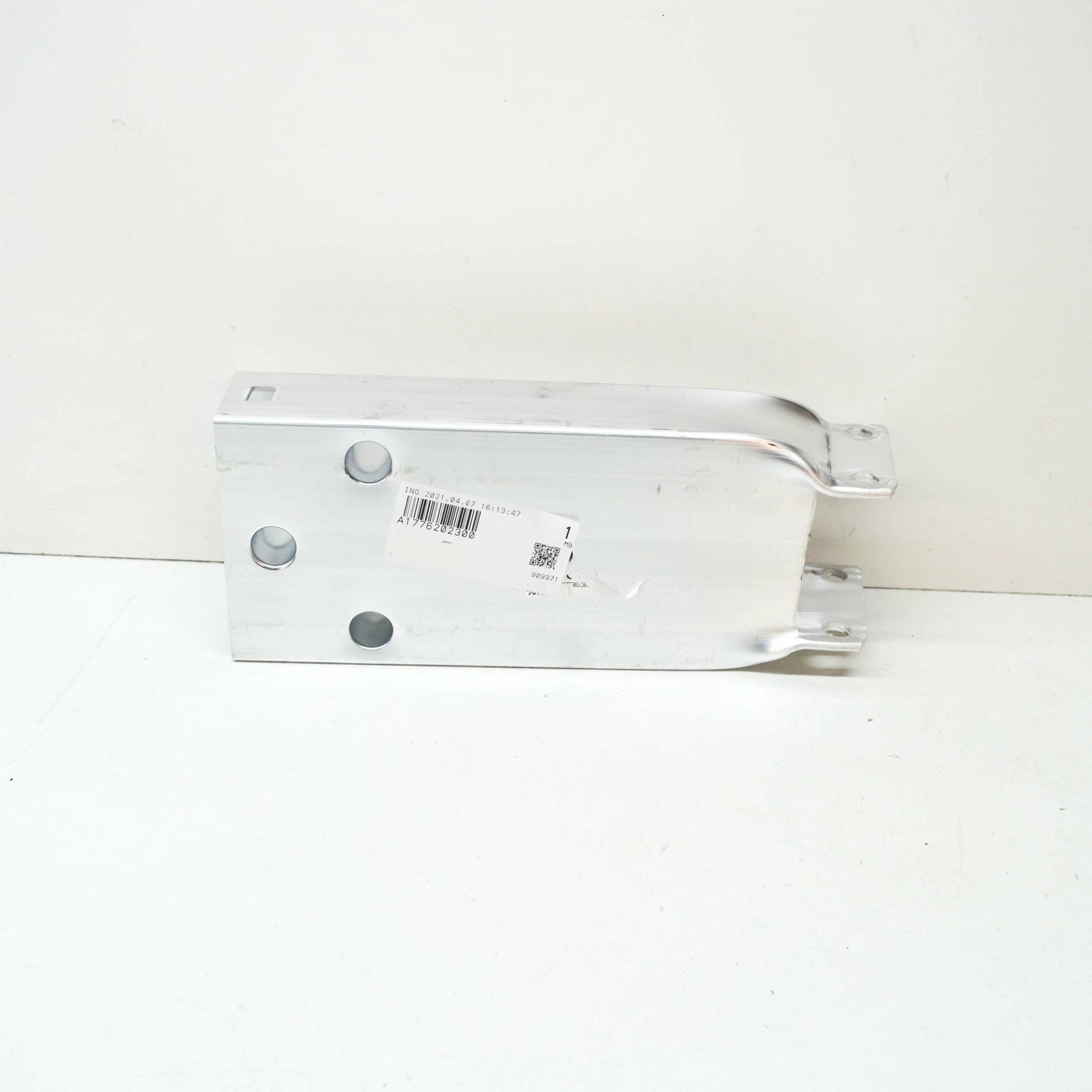 NEW MB A W177 FRONT BUMPER CRASH REINFORCEMENT IMPACT BAR BRACKET A1776202300