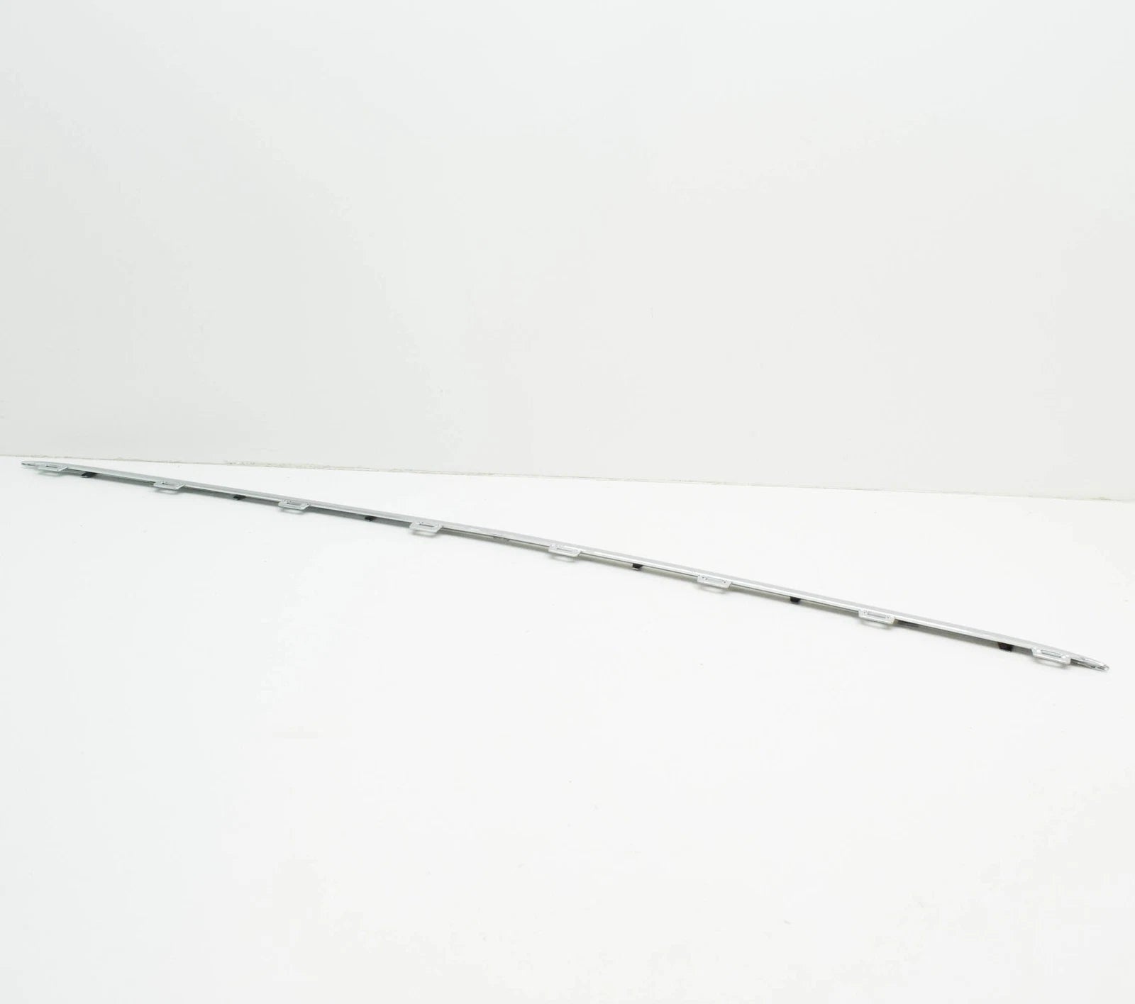 NEW MERCEDES-BENZ S W223 FRONT BUMPER CENTER LOWER MOLDING A2238853900 ORIGINAL