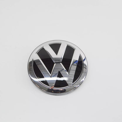 NEW VOLKSWAGEN SHARAN 7N MK2 FRONT RADIATOR GRILLE BADGE 7N0853601DJZA ORIGINAL