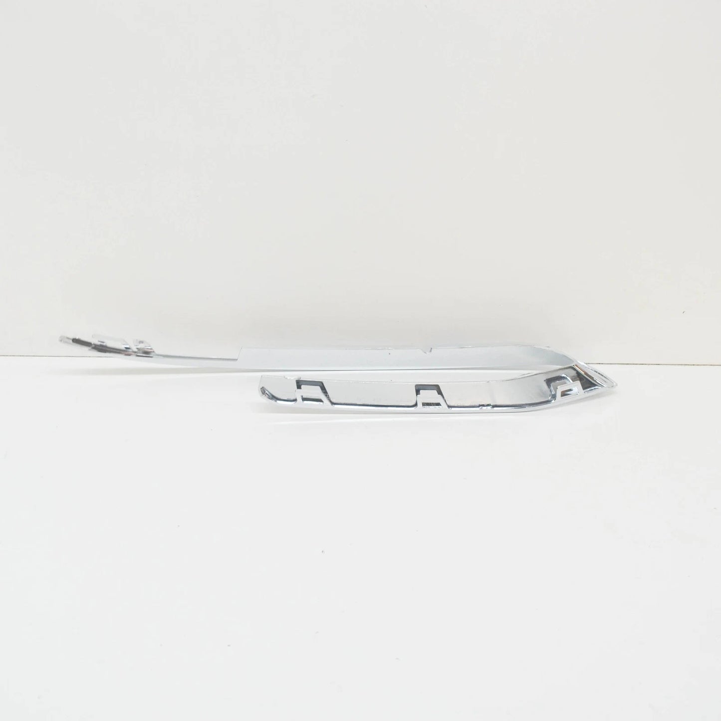 NEW BMW 5 F10 FRONT BUMPER MOLDING LEFT SIDE 51117331769 2016 ORIGINAL