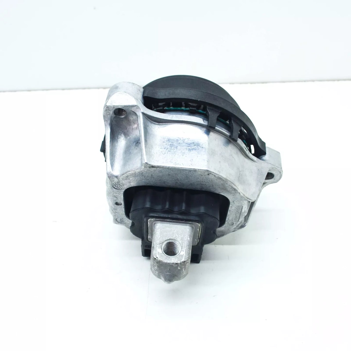 NEW BMW M5 F90 RIGHT SIDE ENGINE MOUNT 8089822 22118089822 ORIGINAL