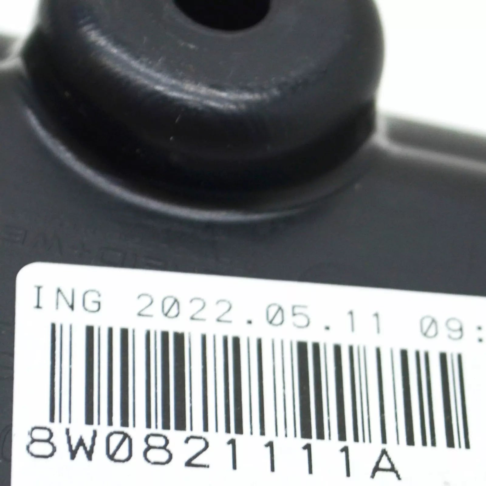 NEW AUDI A4 B9 FRONT LEFT WING FENDER PLASTIC 8W0821111A ORIGINAL