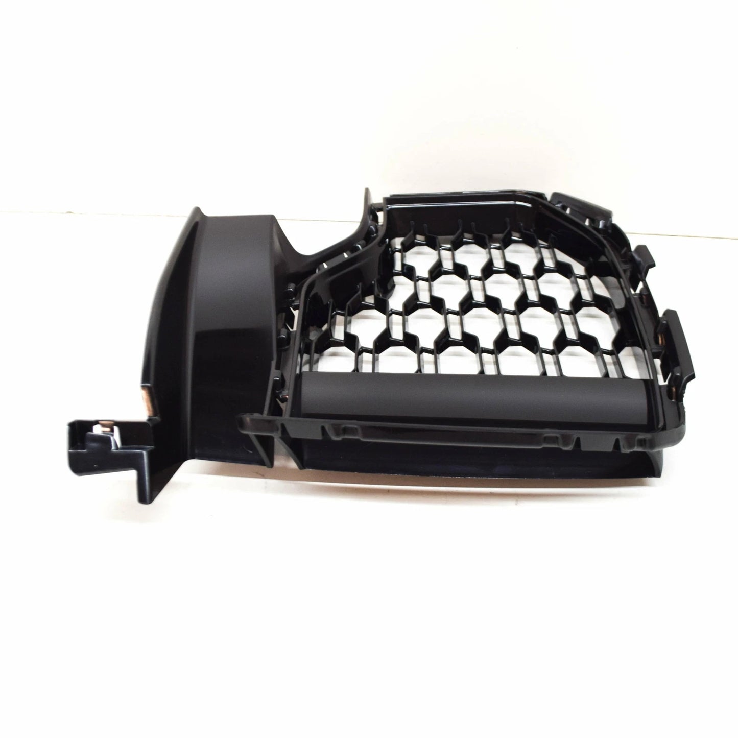 NEW BMW X5 G05 M FRONT BUMPER RIGHT SIDE GRILLE 51118069210 ORIGINAL