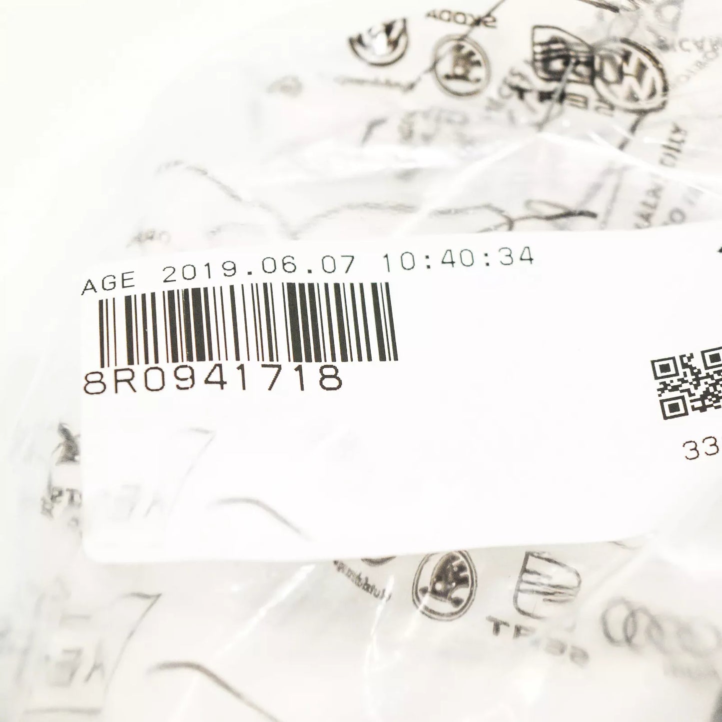 NEW AUDI Q5 8R HALOGEEN HEADLIGHT LAMP RIGHT PIPE 8R0941718