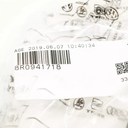 NEW AUDI Q5 8R HALOGEEN HEADLIGHT LAMP RIGHT PIPE 8R0941718