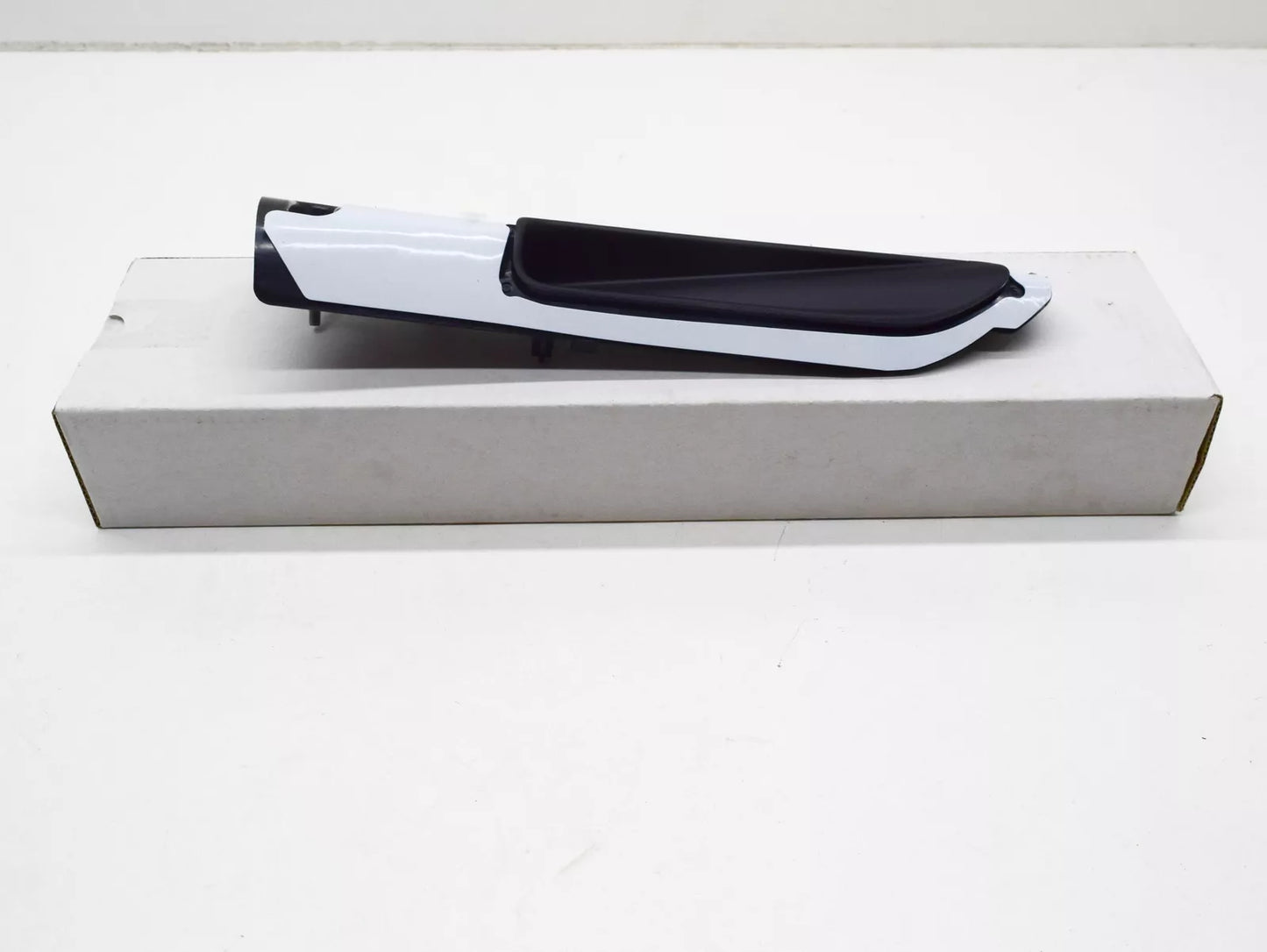 NEW BMW X3 G01 RIGHT LIGHT MODULE HOLDER 63148089776 ORIGINAL