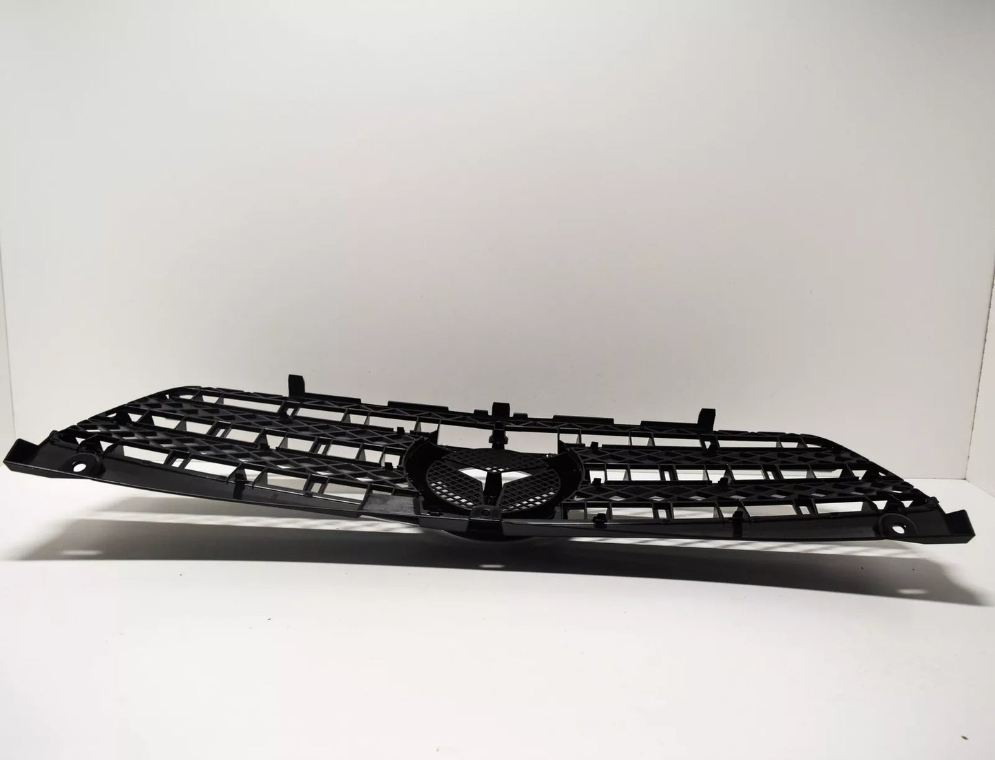 NEW MB VIANO W639 FRONT BUMPER RADIATOR GRILLE A63988000839040 ORIGINAL