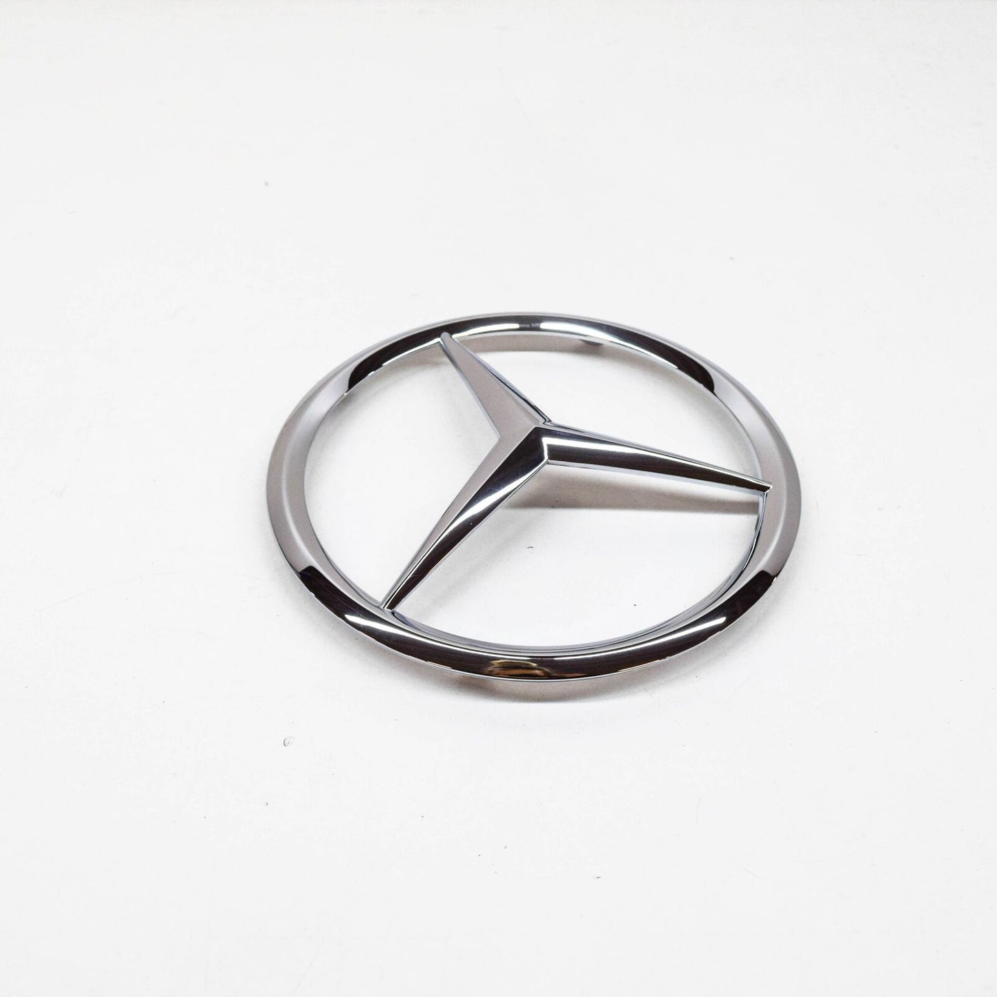 NEW MERCEDES-BENZ A W169 FRONT MERCEDES STAR A1698880186 ORIGINAL