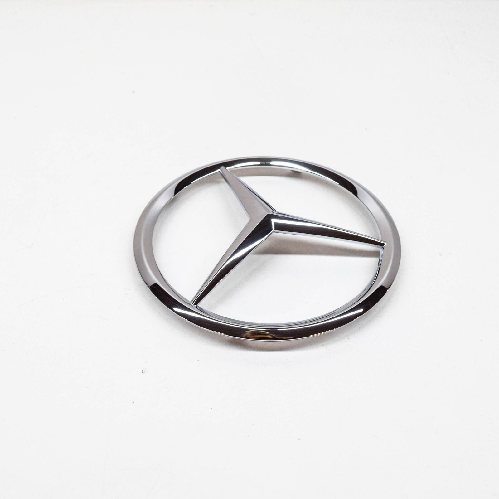 NEW MERCEDES-BENZ A W169 FRONT MERCEDES STAR A1698880186 ORIGINAL