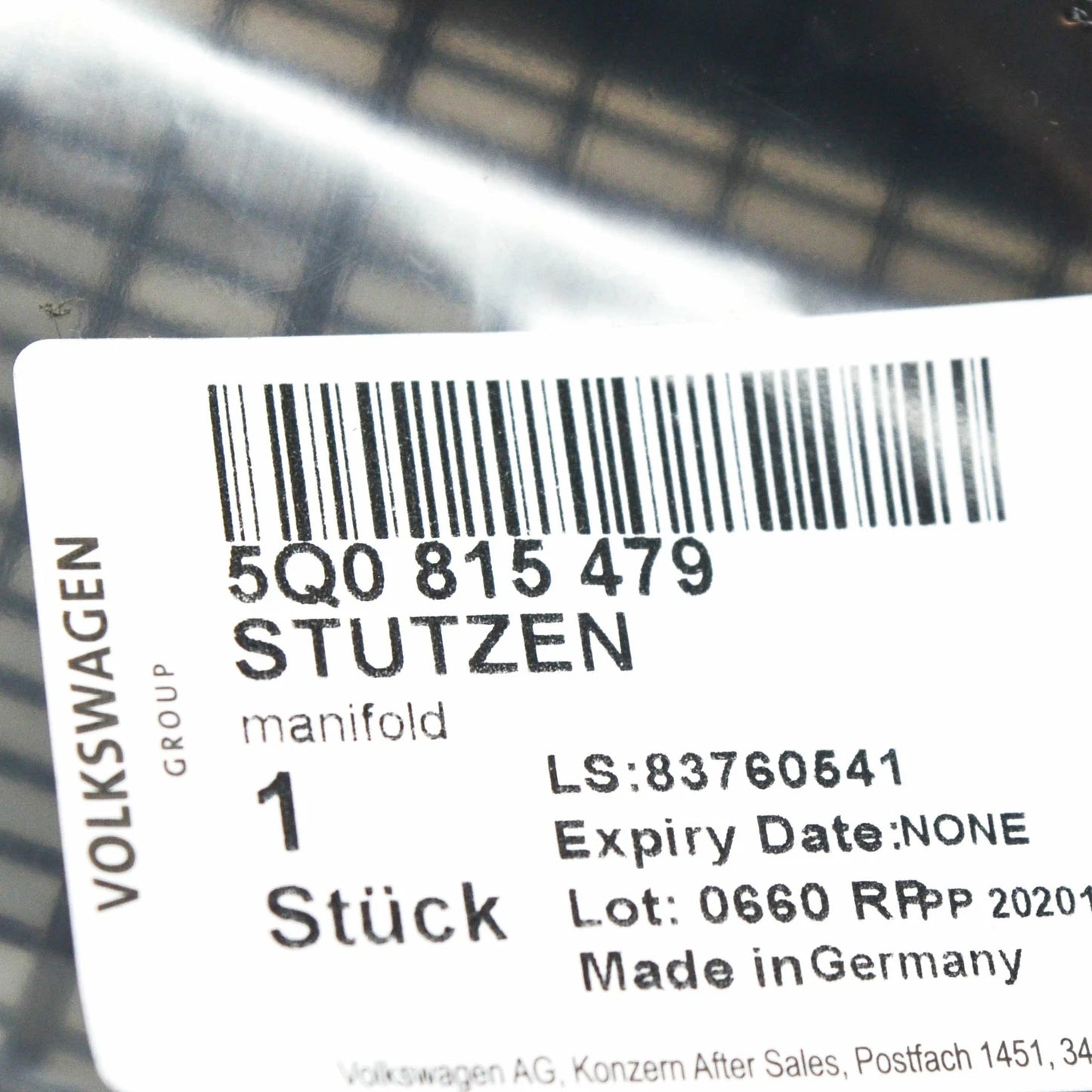 NEW AUDI A3 8V CENTER UPPER EXTERIOR AIR DUCT GRILLE 5Q0815479