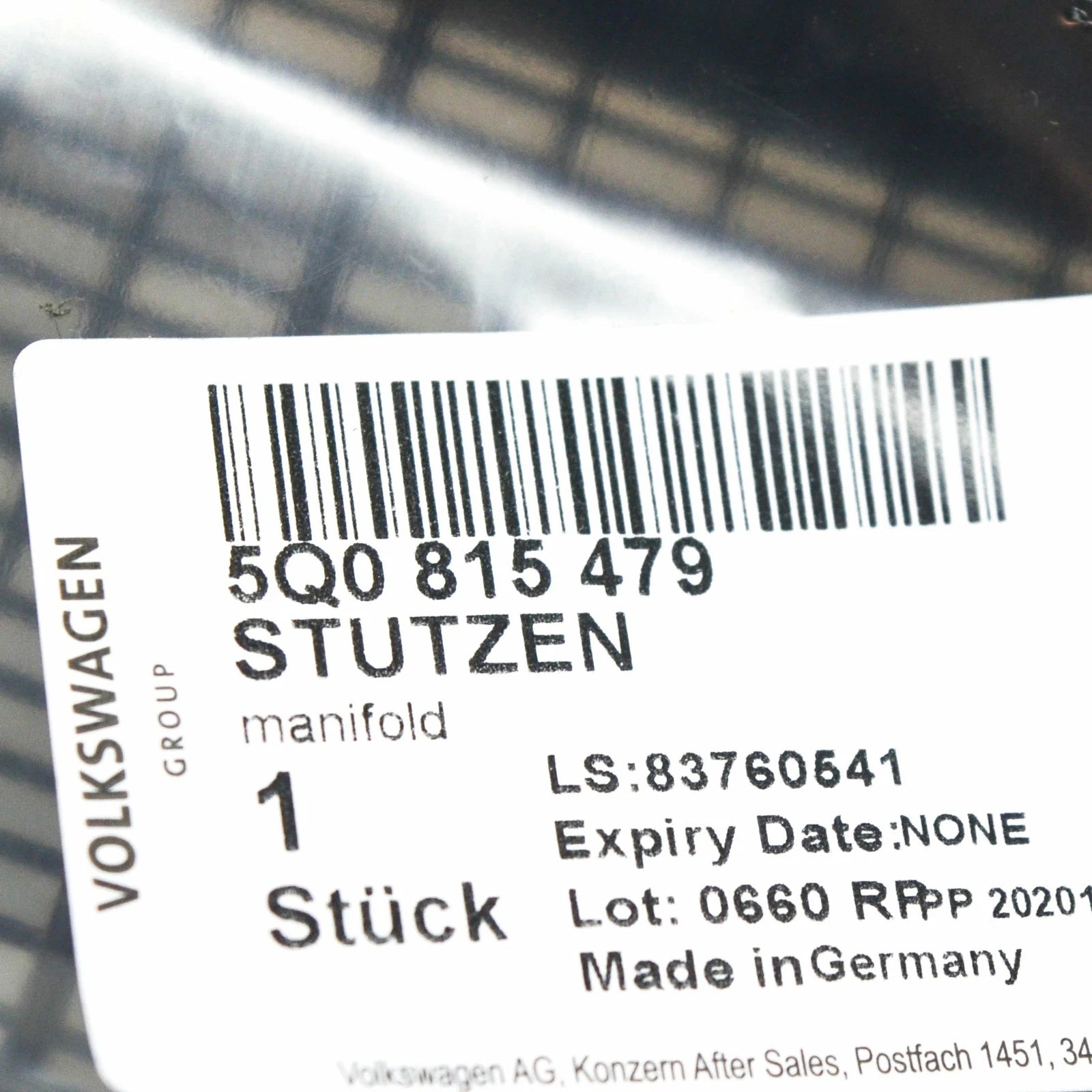 NEW AUDI A3 8V CENTER UPPER EXTERIOR AIR DUCT GRILLE 5Q0815479