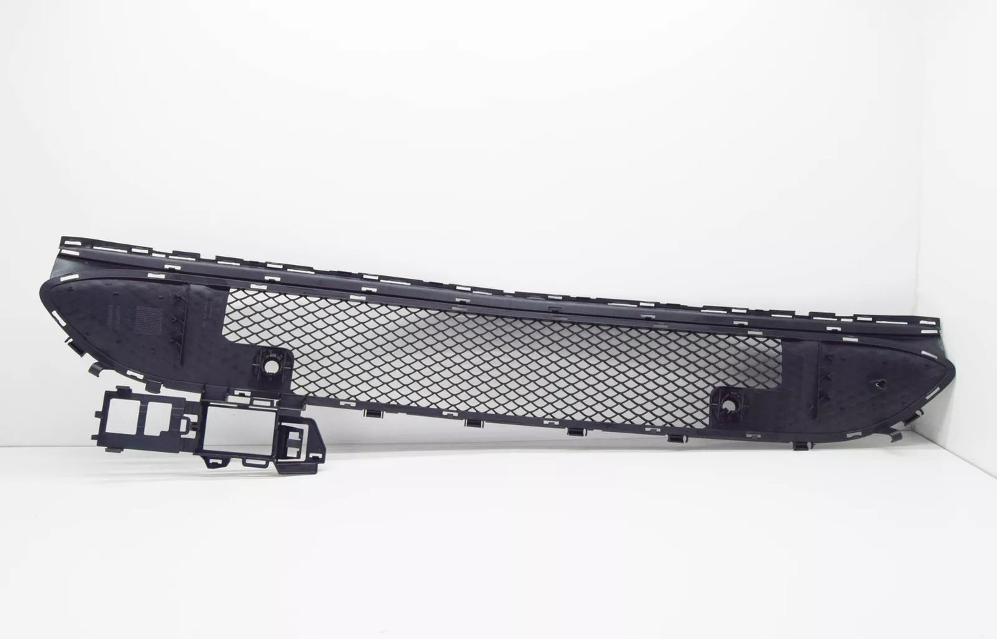 NEW MERCEDES-BENZ CLA COUPE C117 FRONT BUMPER LOWER GRILLE A1178801500 ORIGINAL