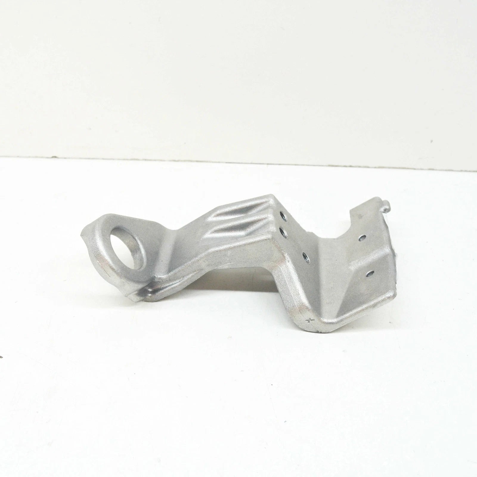 NEW MB E W213 LEFT RADIATOR LOWER HOLDER A2135052100