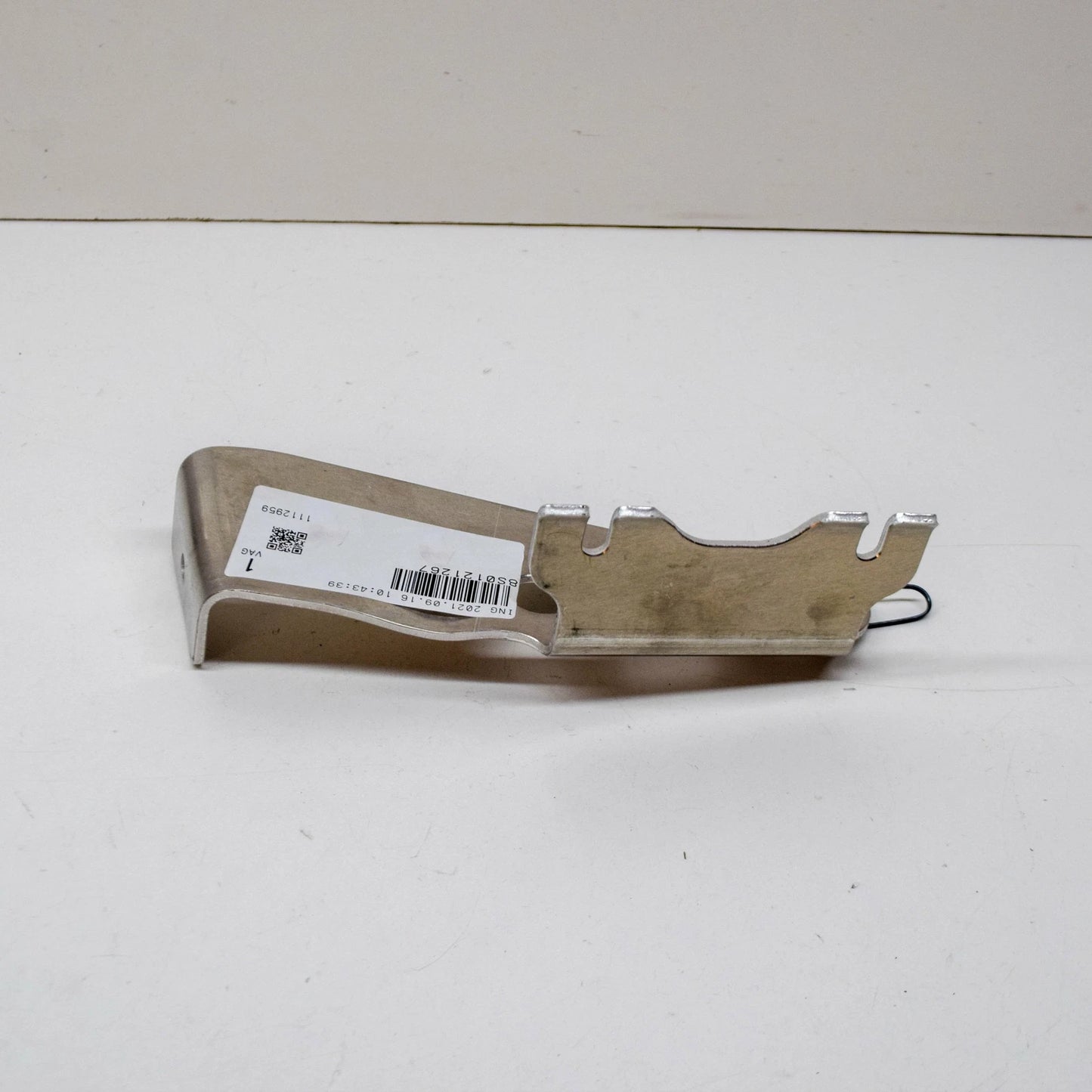 NEW AUDI TT RS 8S FV LEFT RADIATOR SUPPORT AIR DUCT BRACKET 8S0121267 ORIGINAL