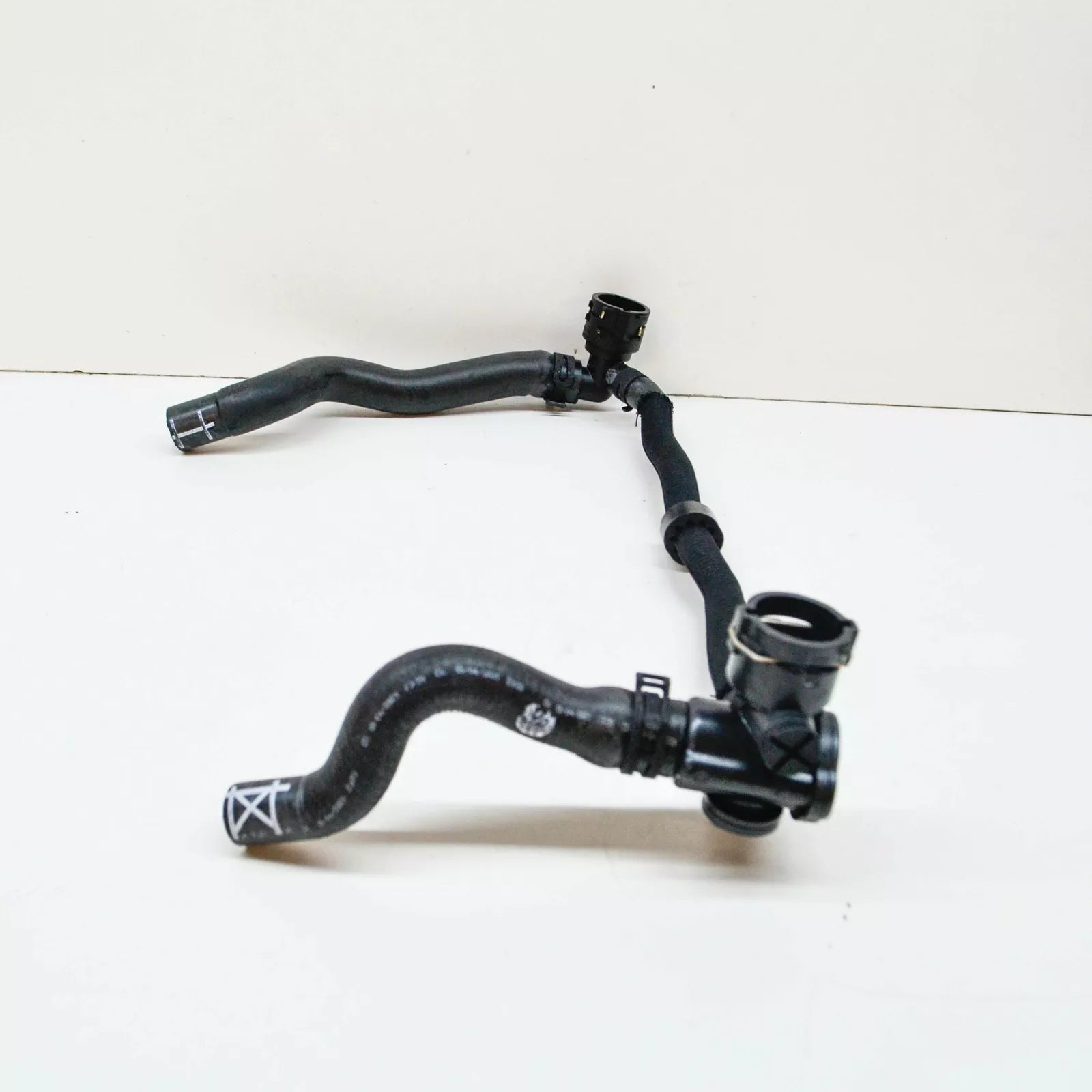NEW VW GOLF MK8 COOLANT HOSE WITH QUICK RELEASE COUPLING 3Q0121049AD