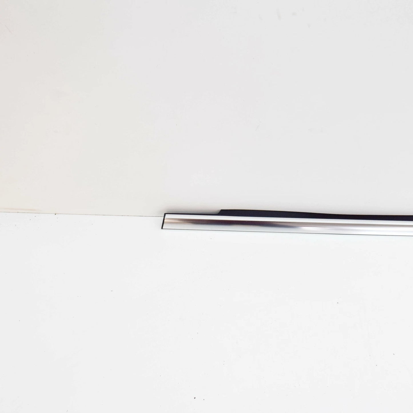 NEW MB GL X164 REAR LEFT OUTSIDE WINDOW GARNISH MOLDING A1646902380