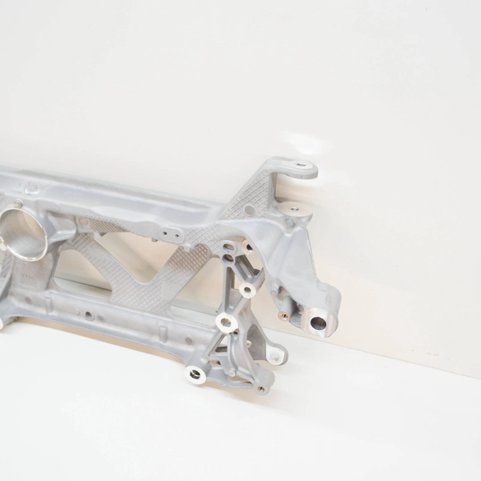 NEW VOLKSWAGEN PASSAT B8 3G FRONT SUSPENSION SUBFRAME 3Q0199369E ORIGINAL