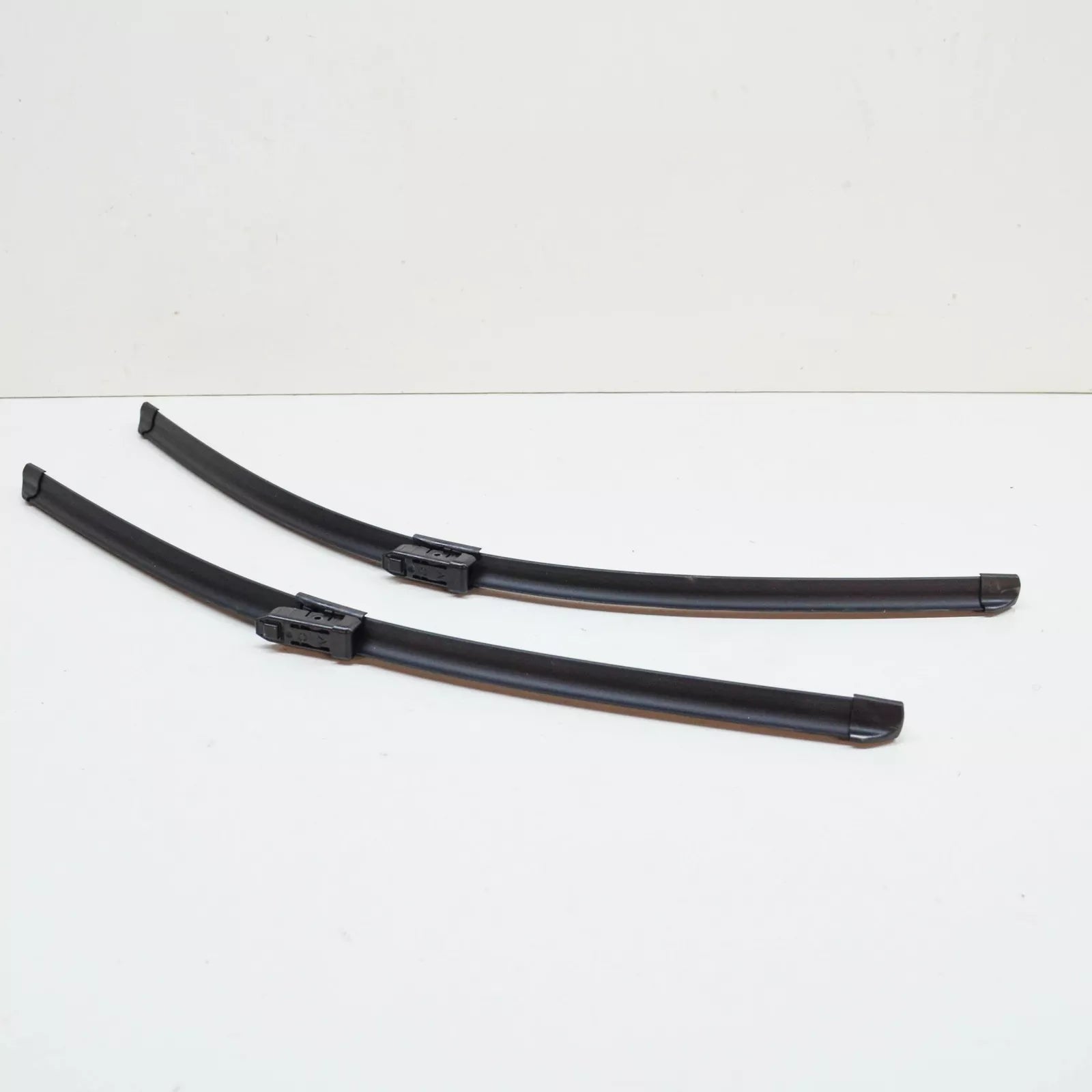 NEW VOLKSWAGEN TIGUAN MK1 FRONT WIPER BLADES SET 5NB998002 ORIGINAL