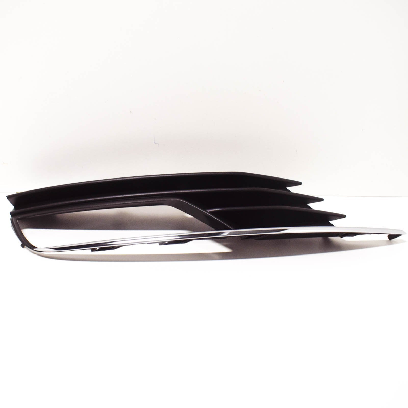 NEW AUDI A3 8V FRONT LEFT FOG LIGHT GRILLE LOWER 8V5807681A9B9 ORIGINAL