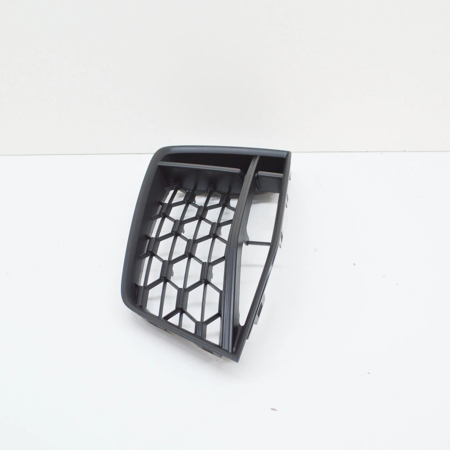 NEW AUDI TT FV FRONT LEFT AIR GUIDE GRILLE 8S0807681G 9B9 8S0807681G9B9 ORIGINAL